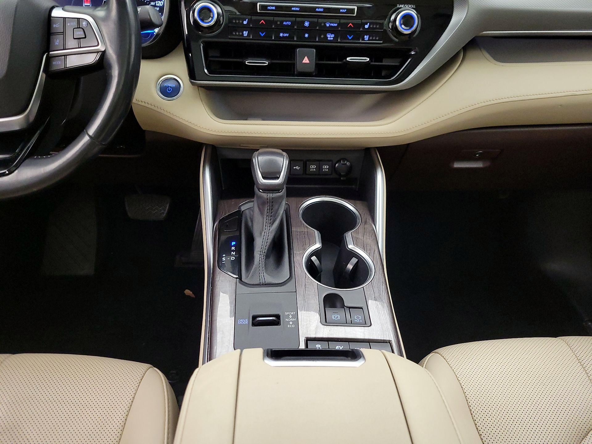 Thumbnail: 2021 Toyota Highlander - 18