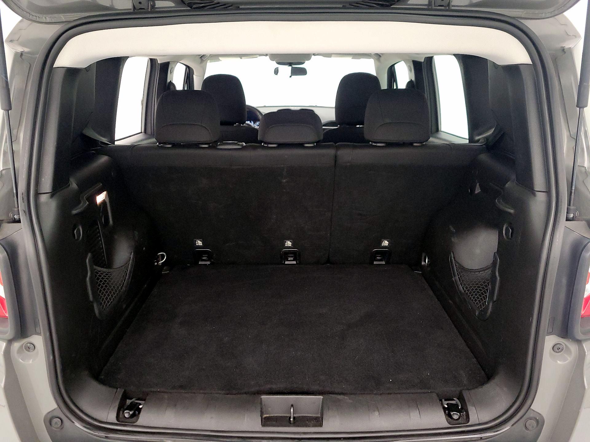 Thumbnail: 2020 Jeep Renegade - 20