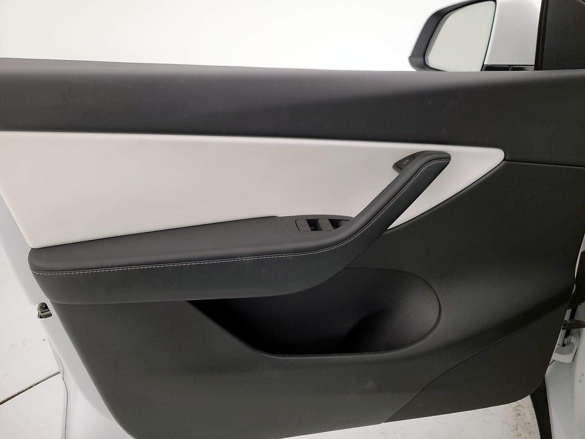 Thumbnail: 2022 Tesla Model Y - 12