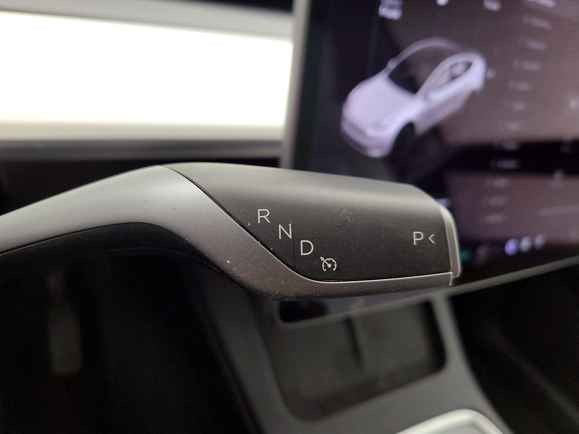 Thumbnail: 2022 Tesla Model Y - 17