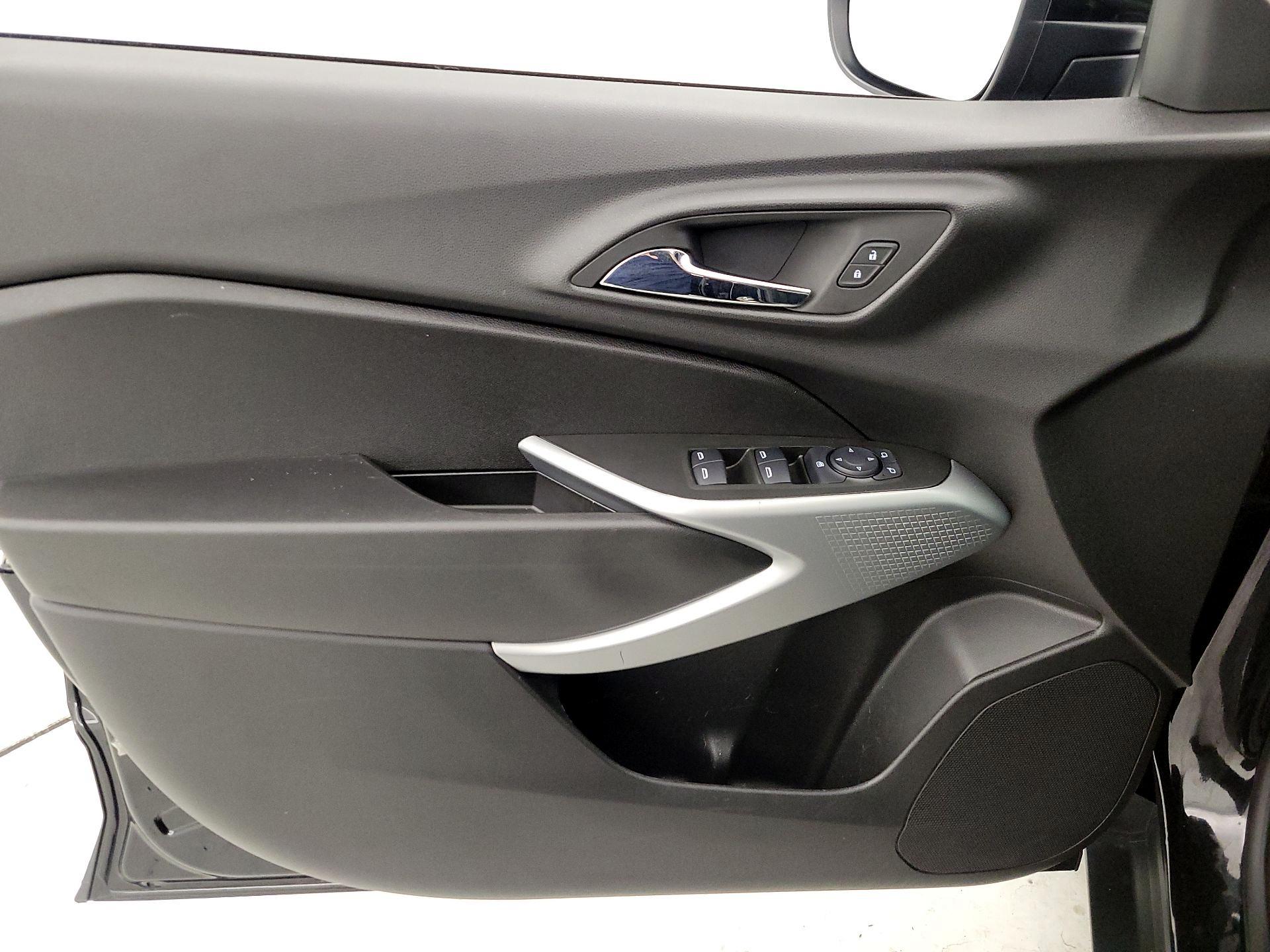 Thumbnail: 2025 Chevrolet Trax - 12