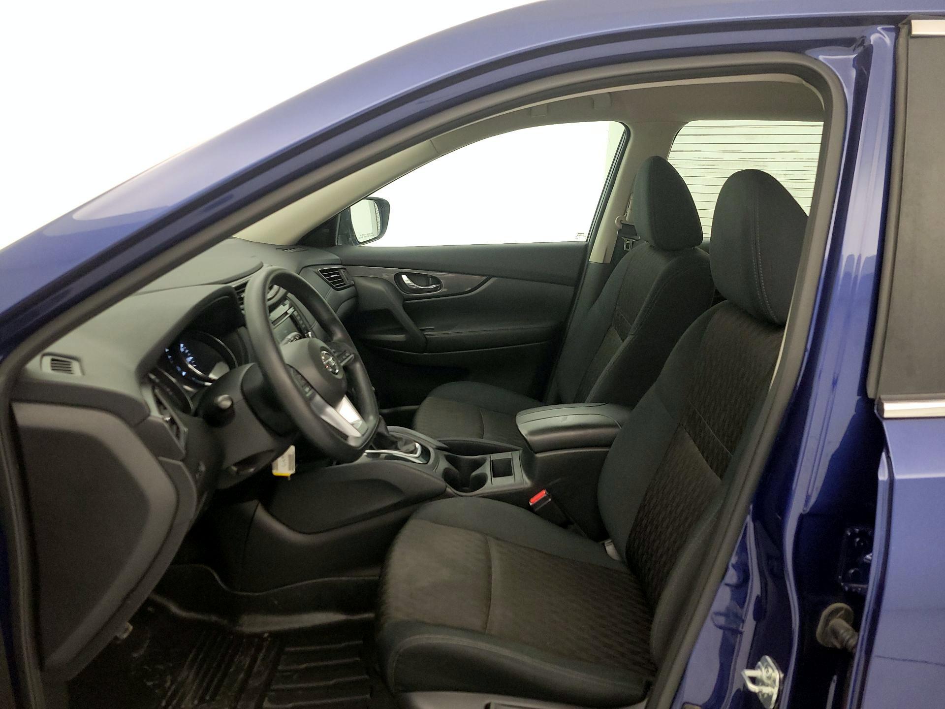 Thumbnail: 2018 Nissan Rogue - 11