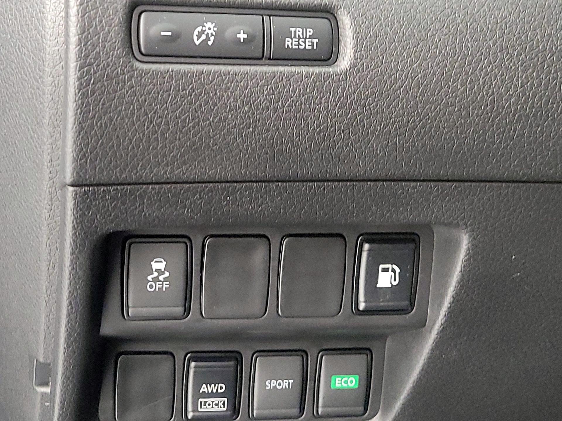 Thumbnail: 2018 Nissan Rogue - 13