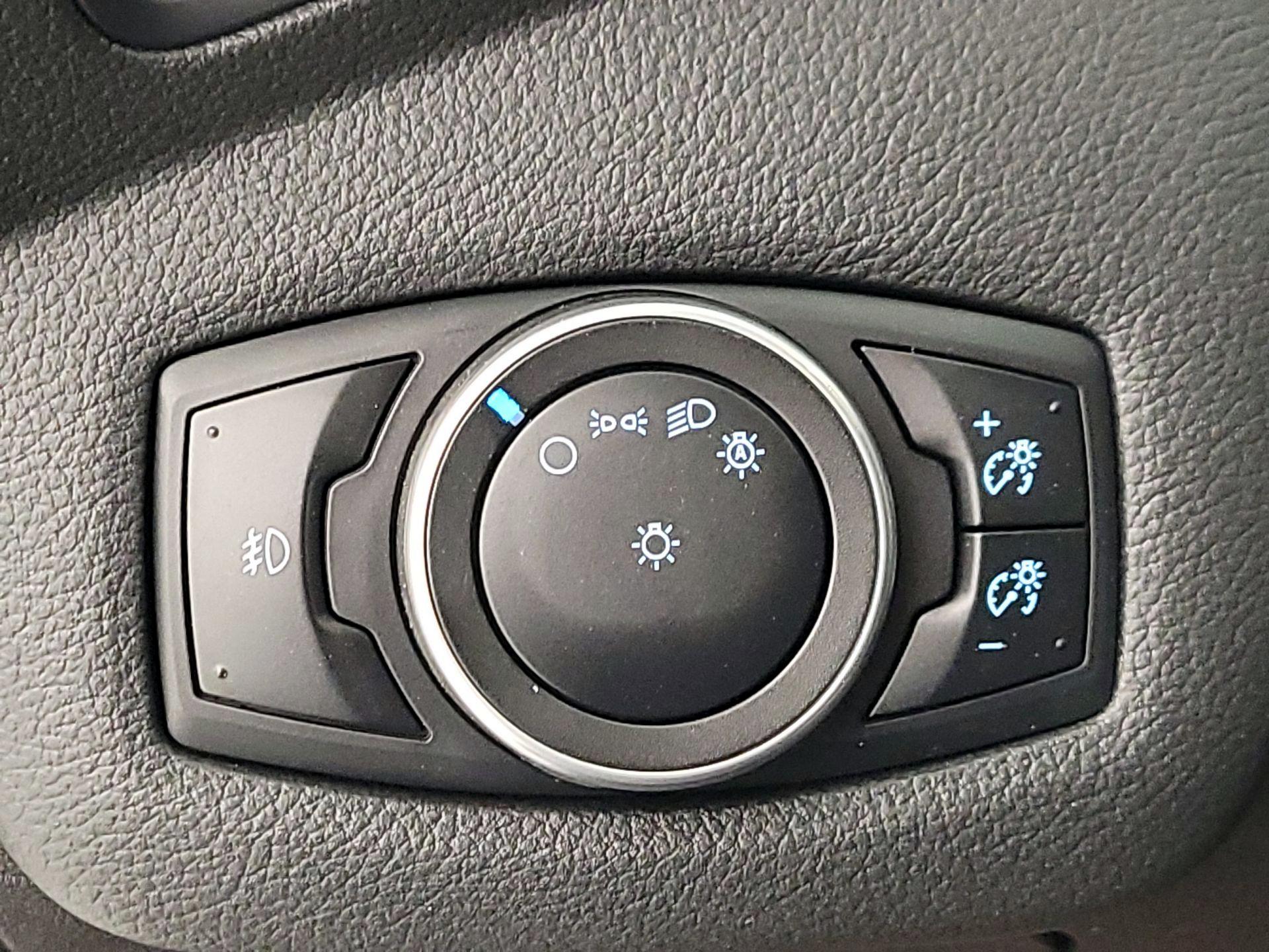 Thumbnail: 2015 Ford Escape - 13