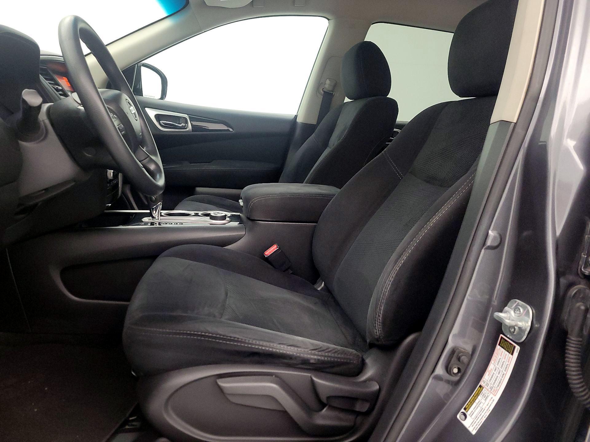 Thumbnail: 2016 Nissan Pathfinder - 11