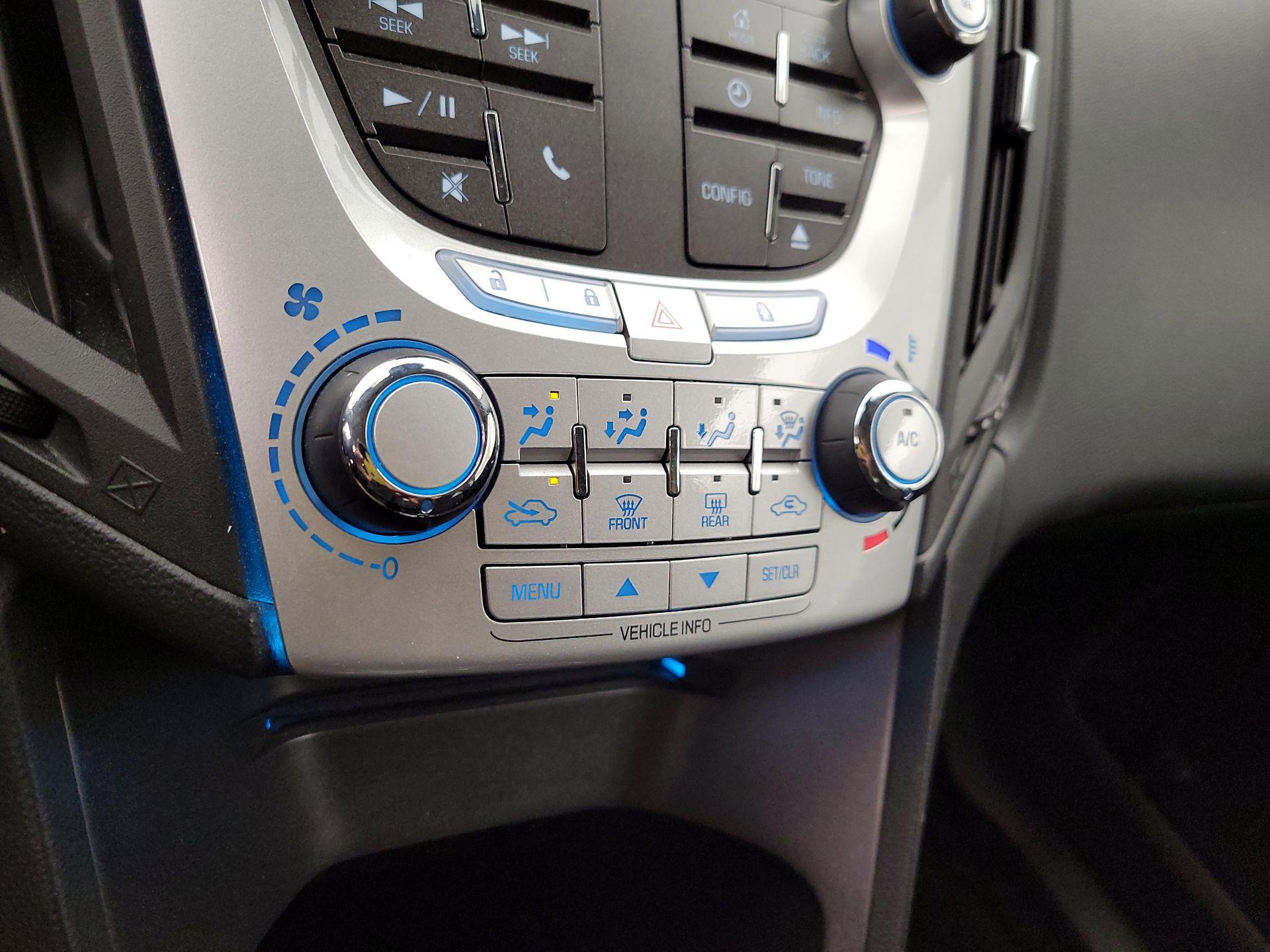 Thumbnail: 2015 Chevrolet Equinox - 15