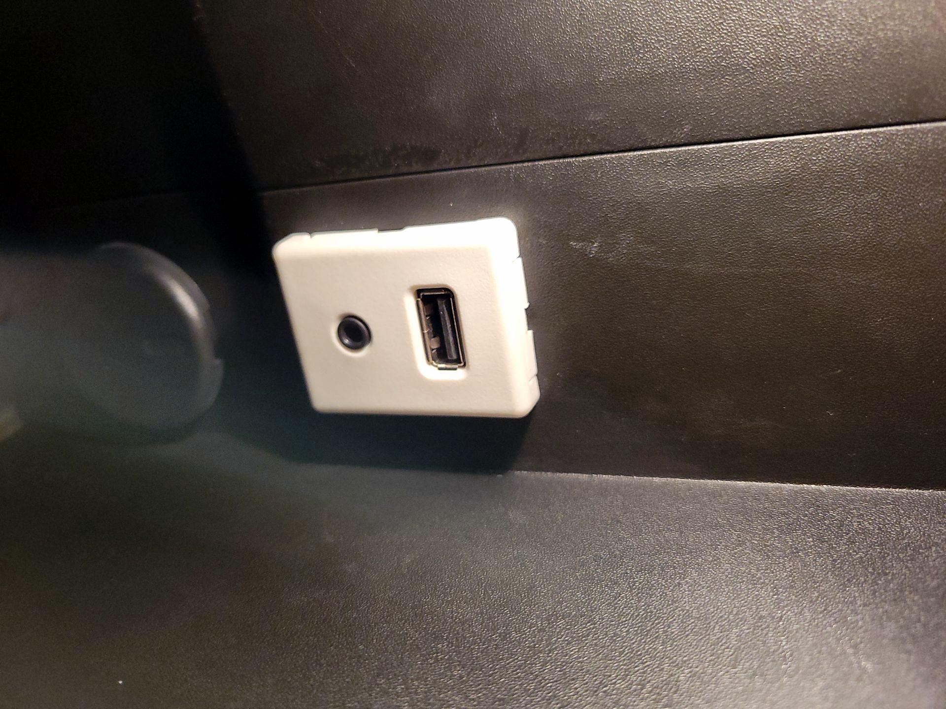 Thumbnail: 2015 Chevrolet Equinox - 17