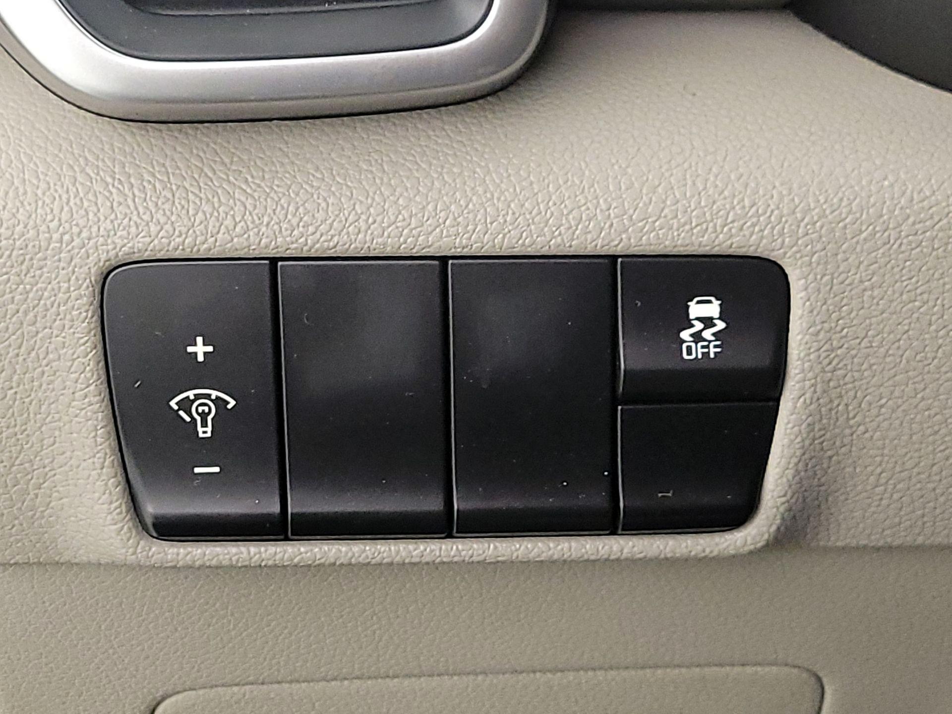 Thumbnail: 2018 Kia Sportage - 13