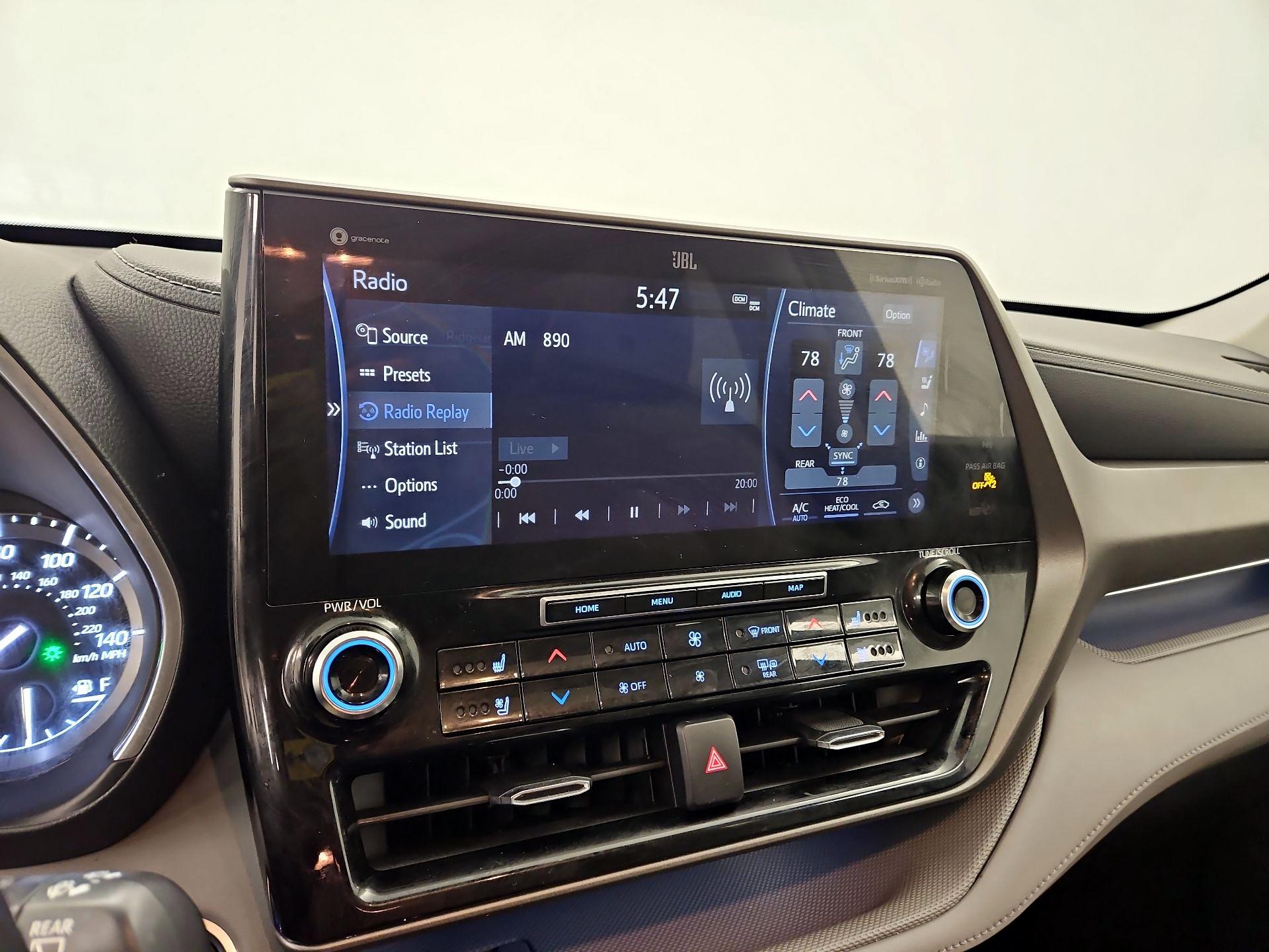 Thumbnail: 2021 Toyota Highlander - 16