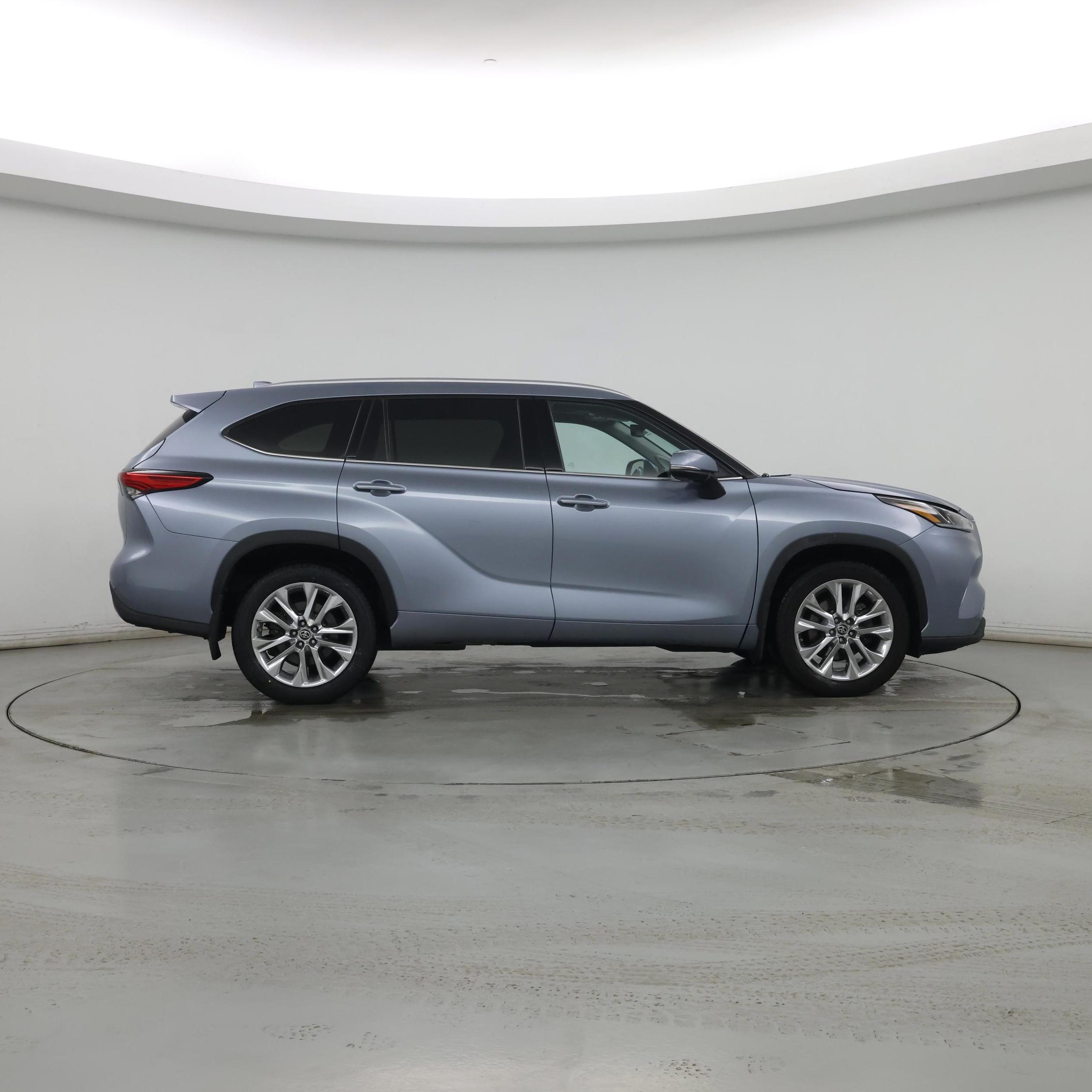 Thumbnail: 2021 Toyota Highlander - 7