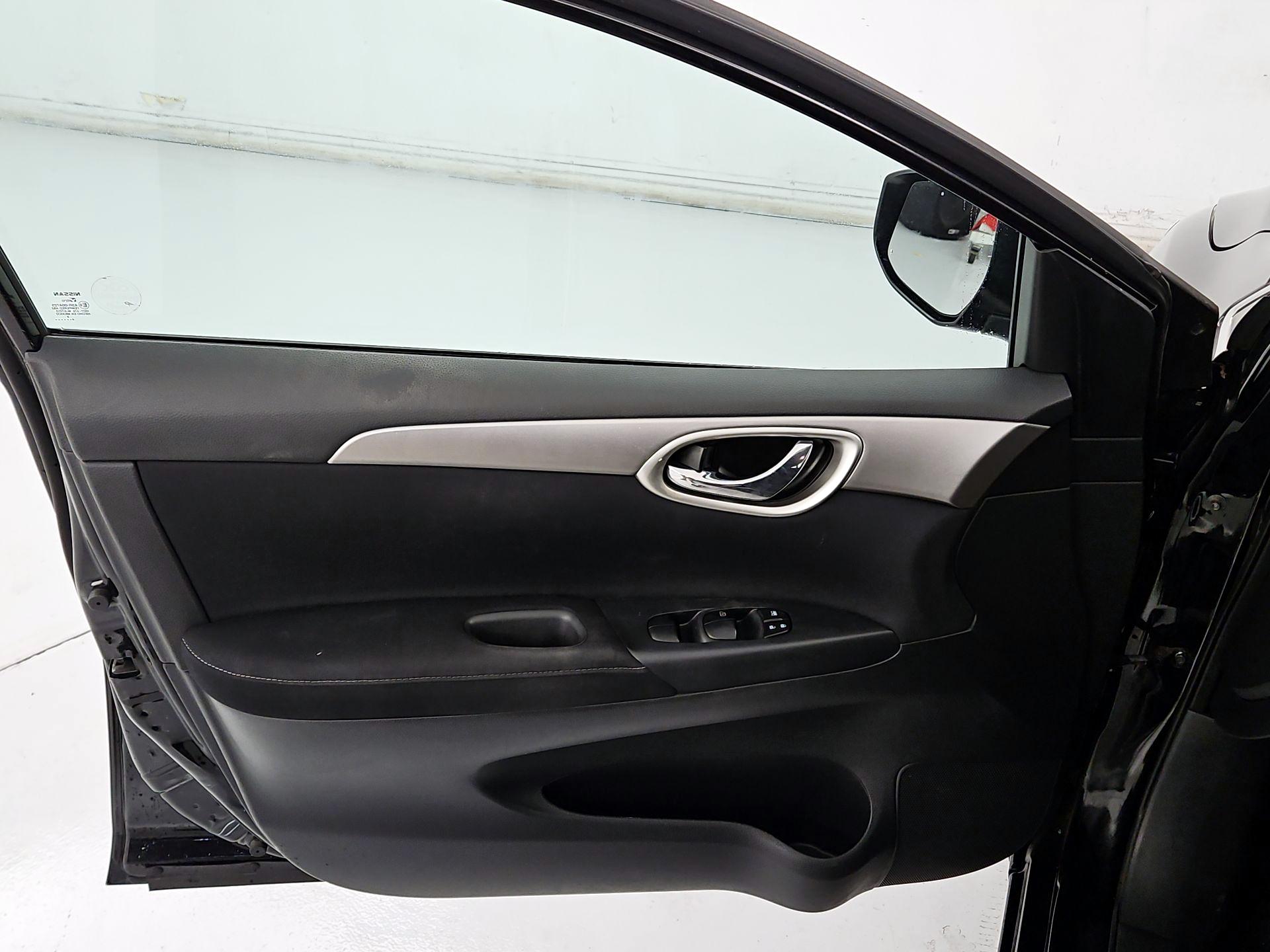 Thumbnail: 2014 Nissan Sentra - 12