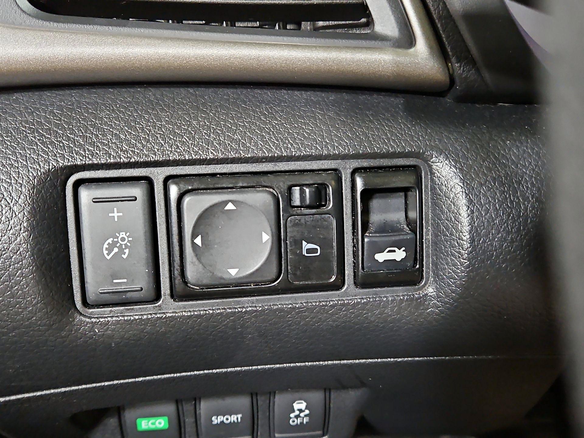 Thumbnail: 2014 Nissan Sentra - 13