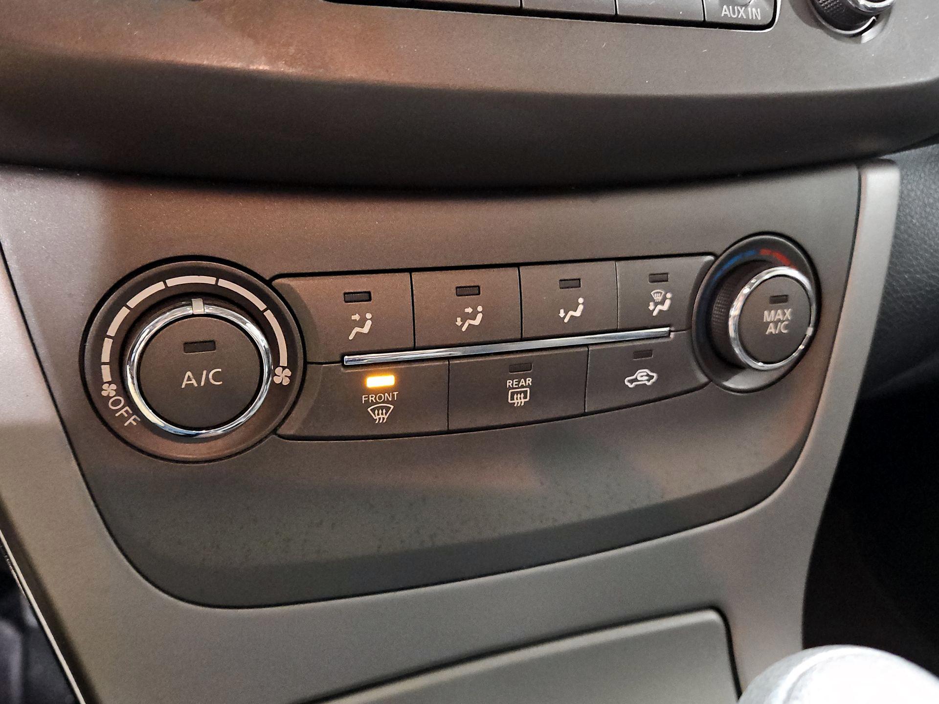 Thumbnail: 2014 Nissan Sentra - 15