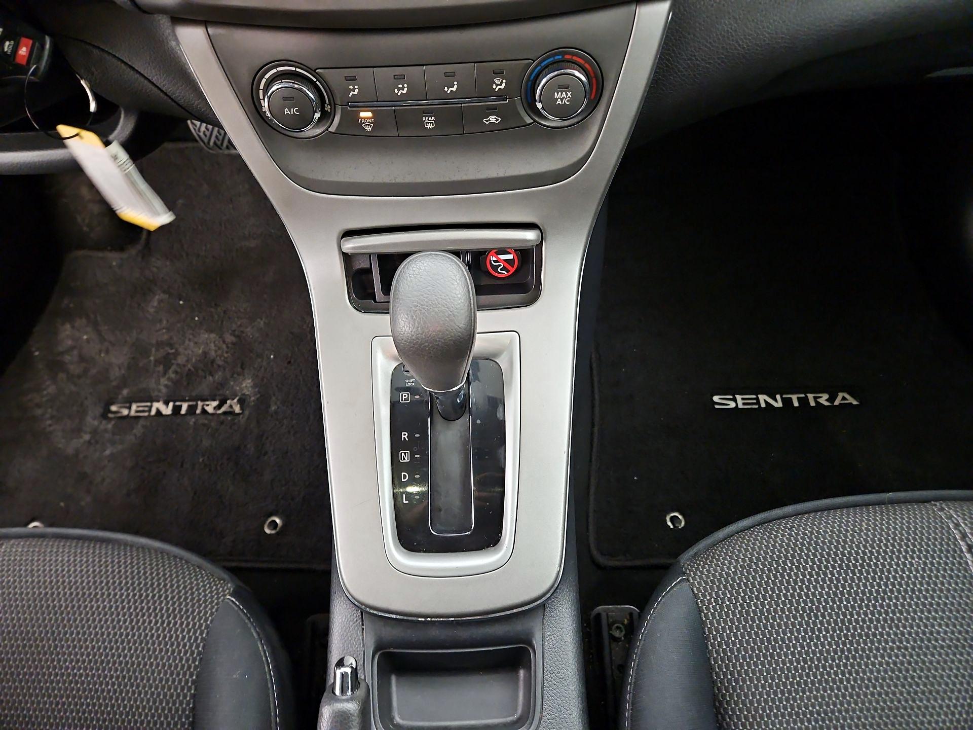 Thumbnail: 2014 Nissan Sentra - 16