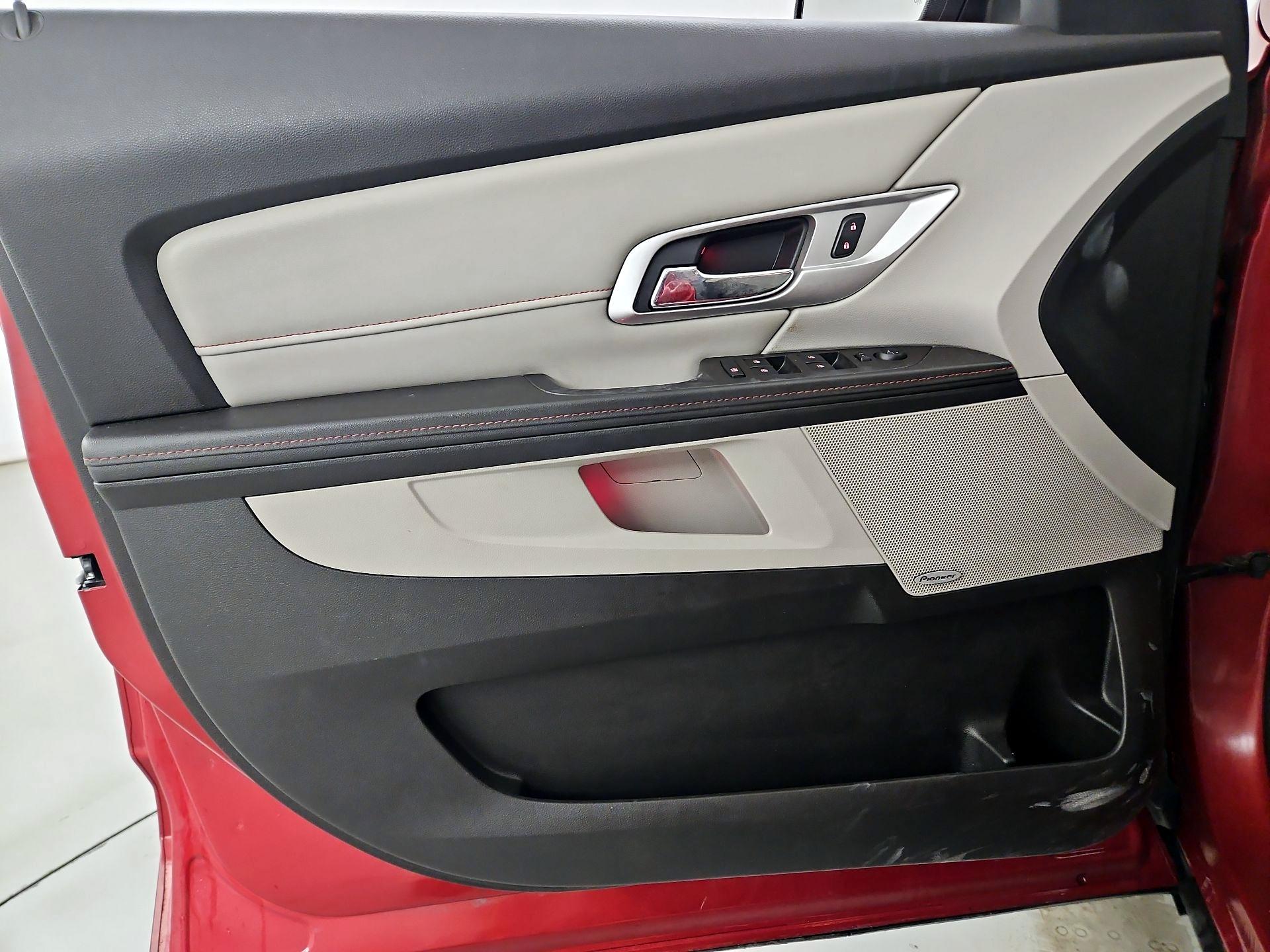 Thumbnail: 2015 GMC Terrain - 12