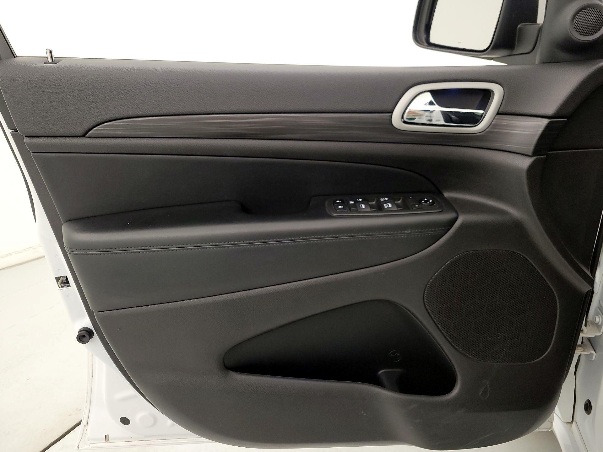 Thumbnail: 2021 Jeep Grand Cherokee - 12