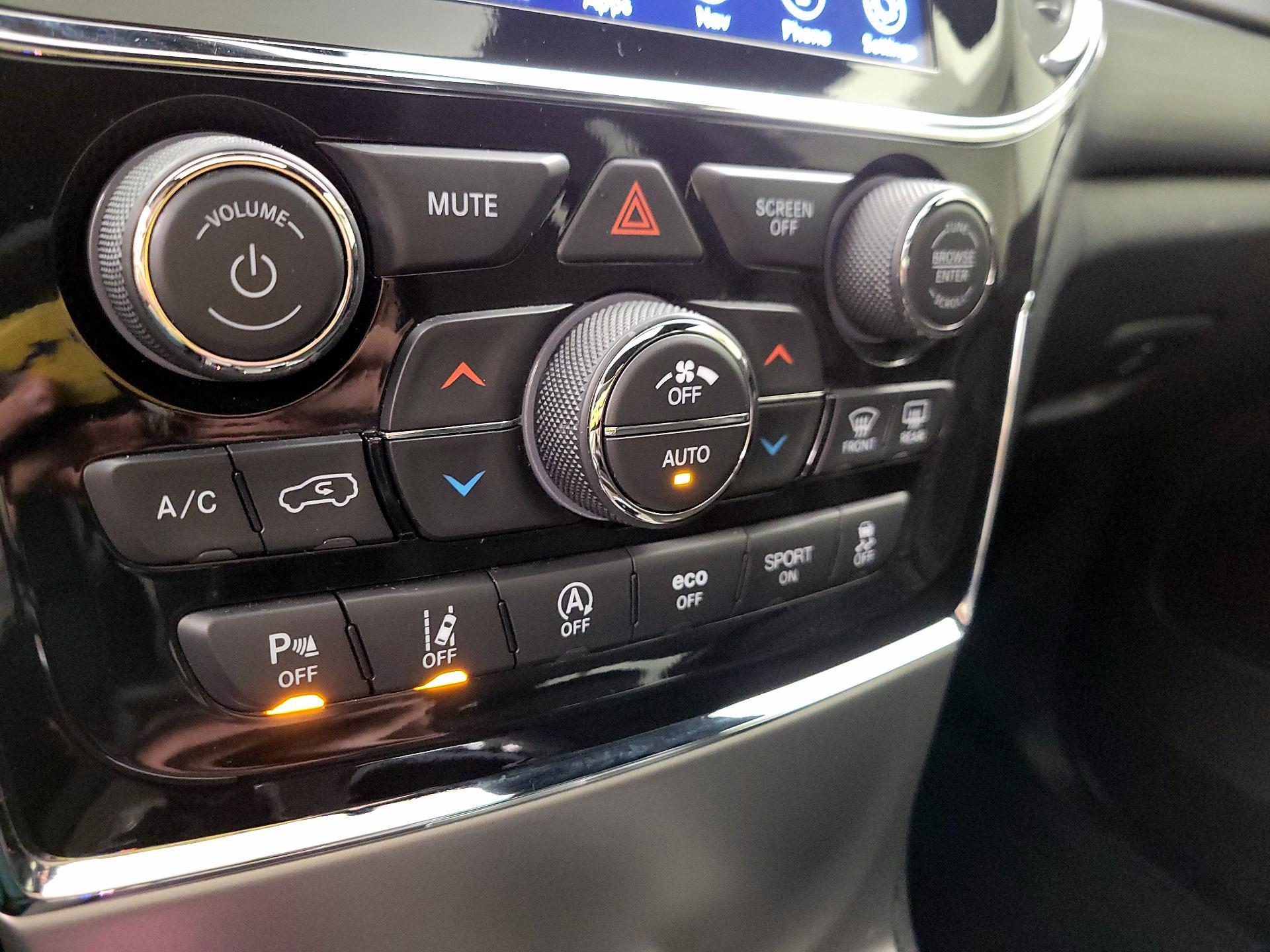 Thumbnail: 2021 Jeep Grand Cherokee - 17