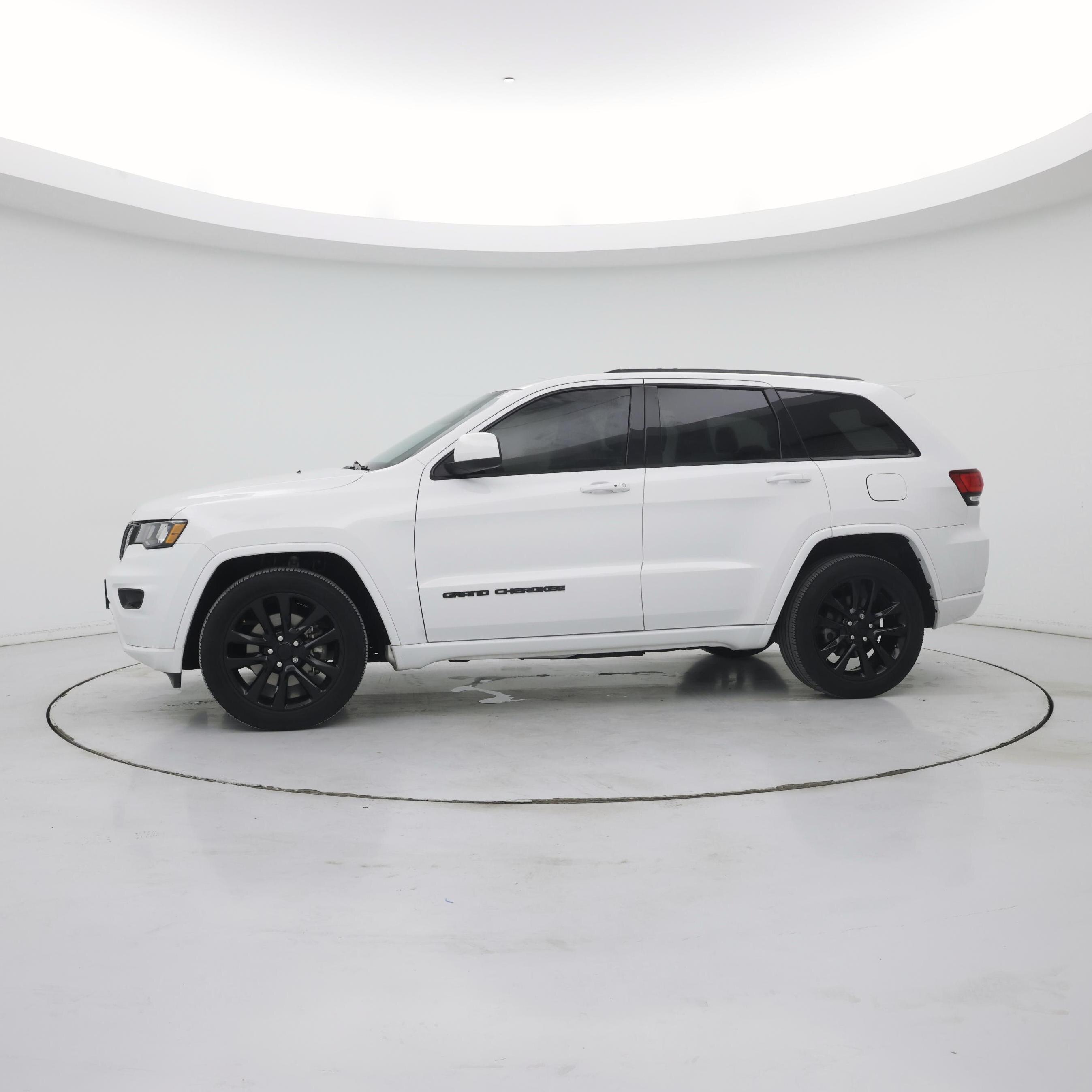 Thumbnail: 2021 Jeep Grand Cherokee - 3