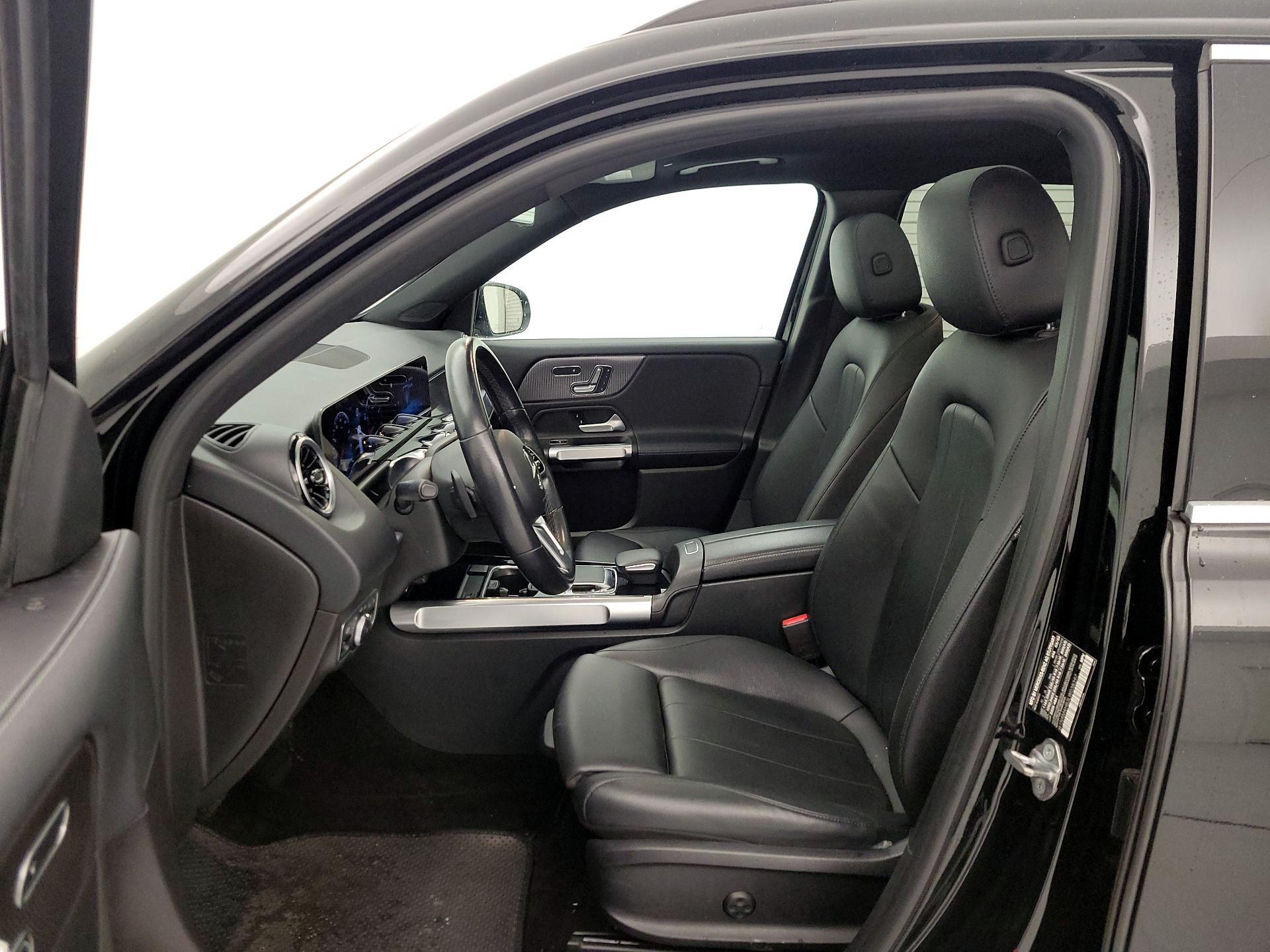 Thumbnail: 2020 Mercedes-Benz GLB - 11