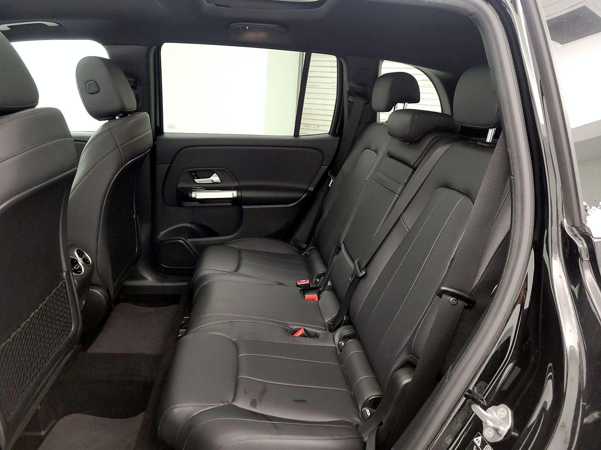 Thumbnail: 2020 Mercedes-Benz GLB - 20