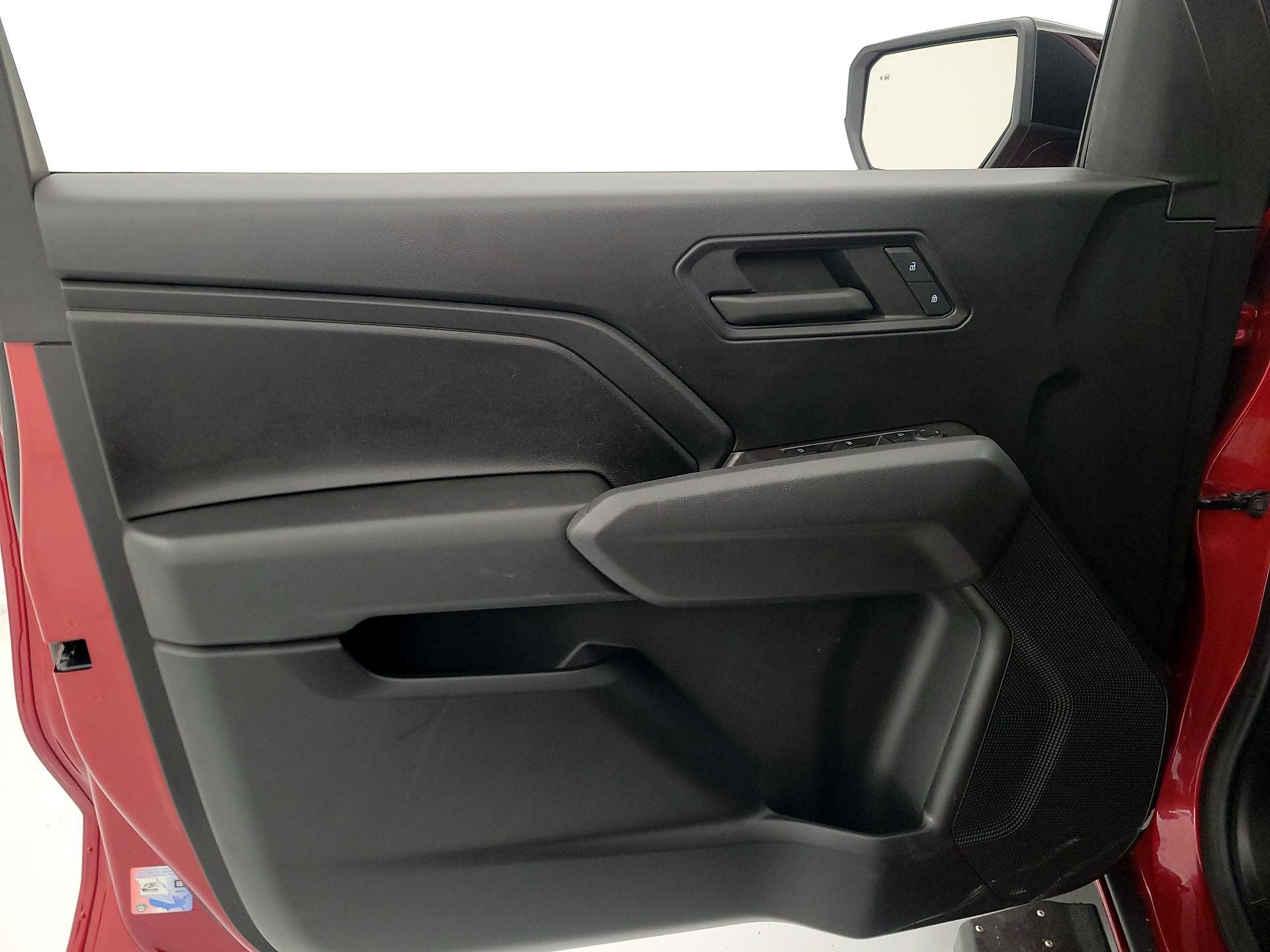 Thumbnail: 2023 Chevrolet Colorado - 12