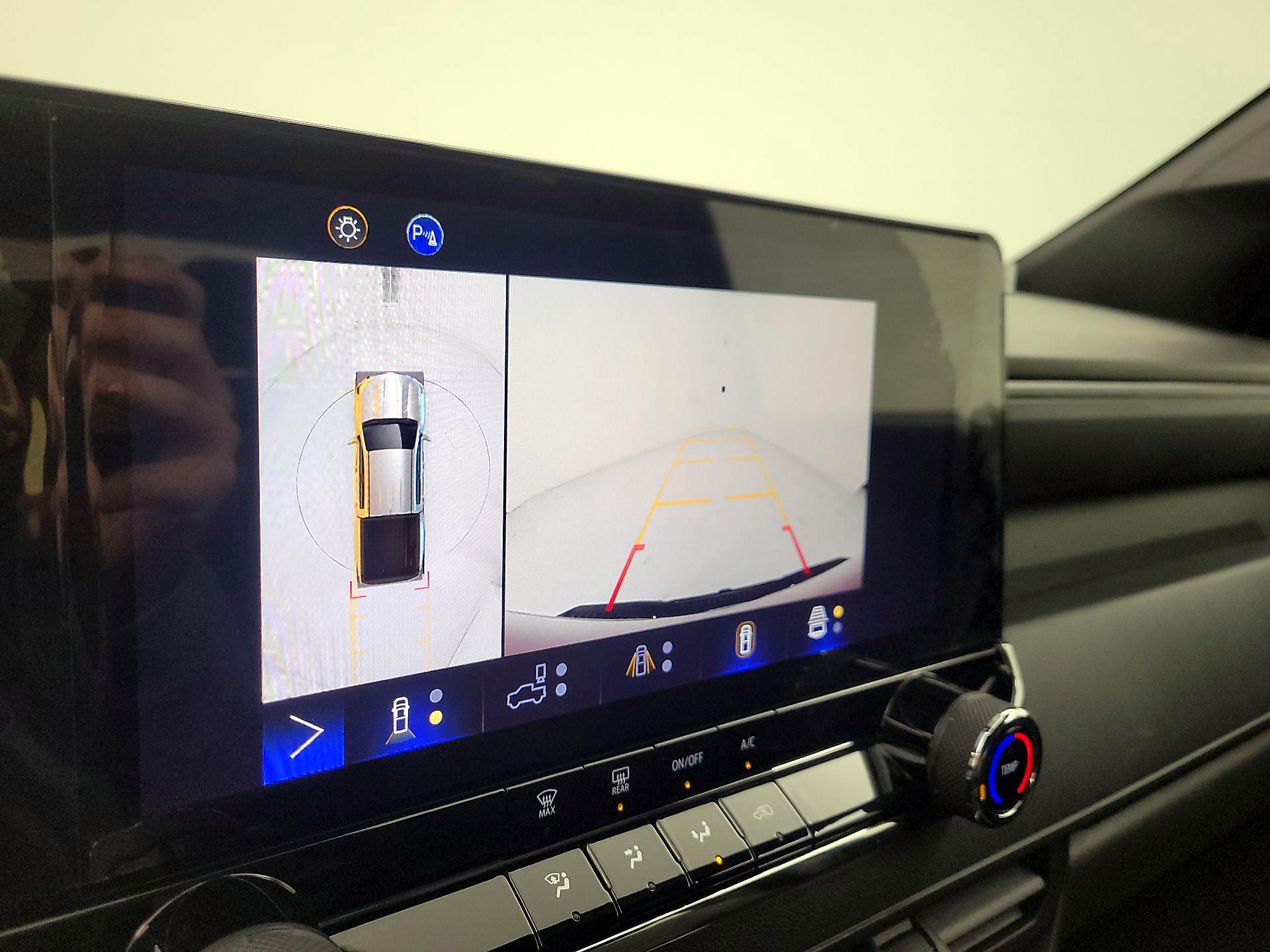 Thumbnail: 2023 Chevrolet Colorado - 13