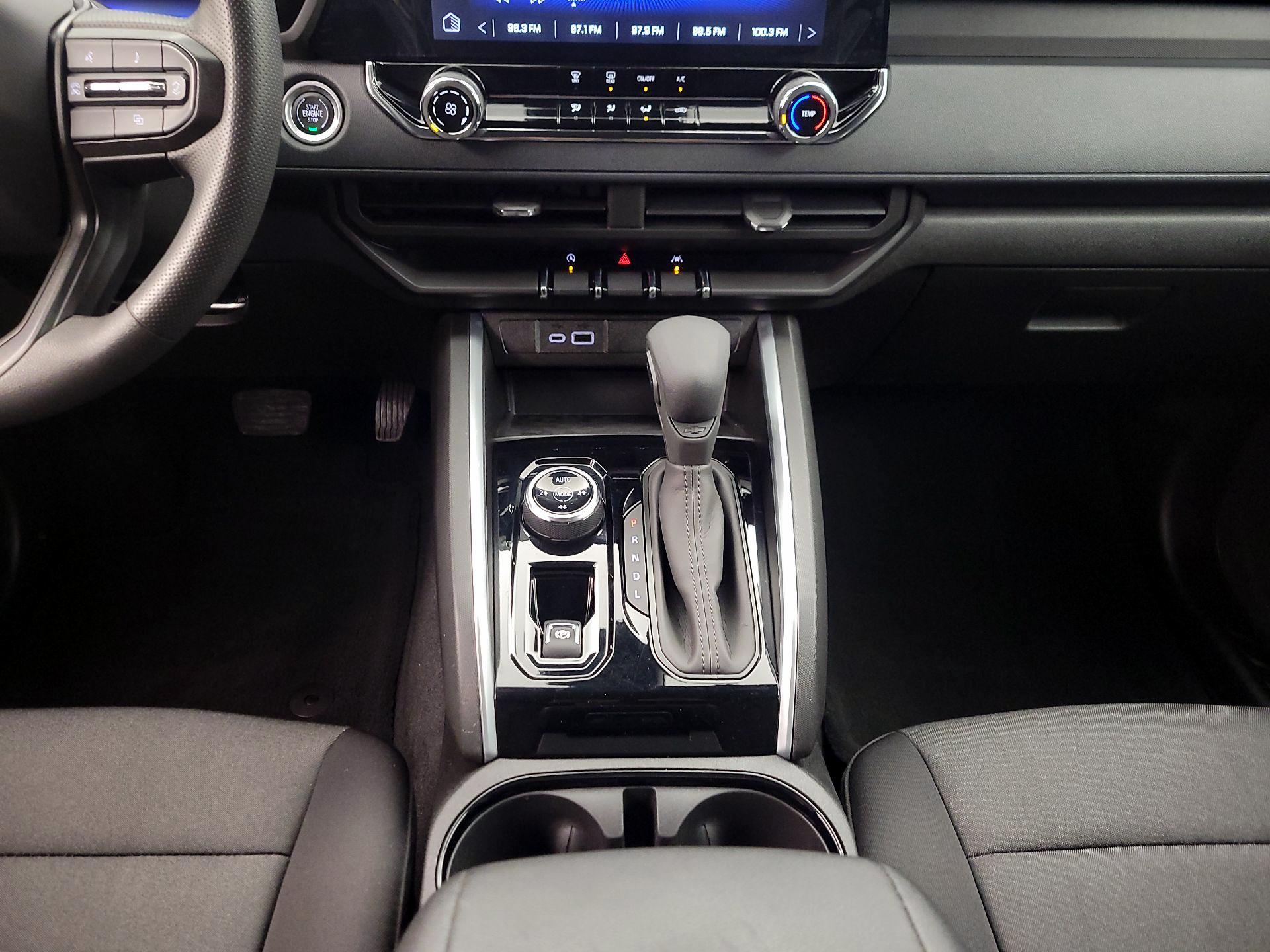 Thumbnail: 2023 Chevrolet Colorado - 16