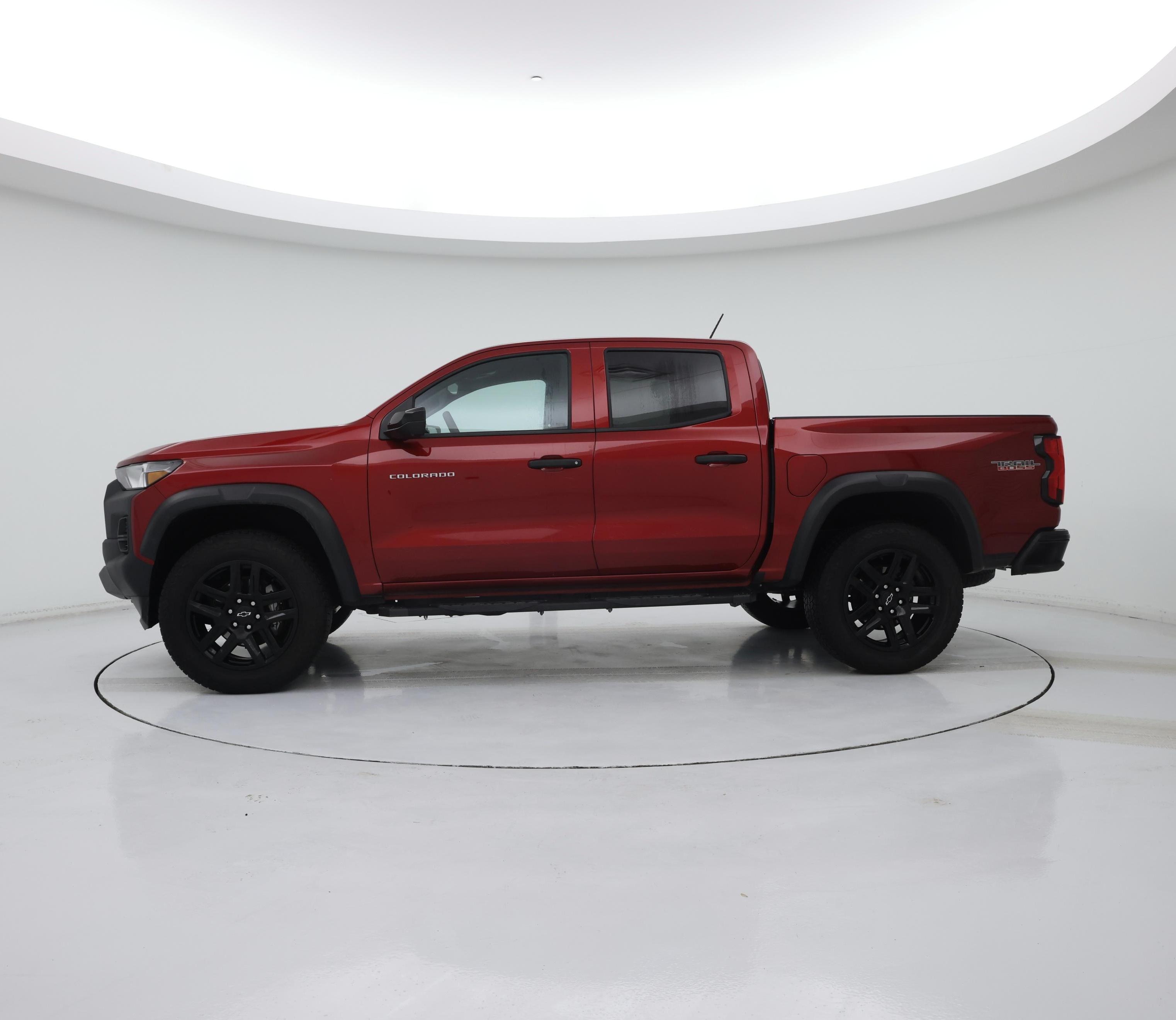 Thumbnail: 2023 Chevrolet Colorado - 3