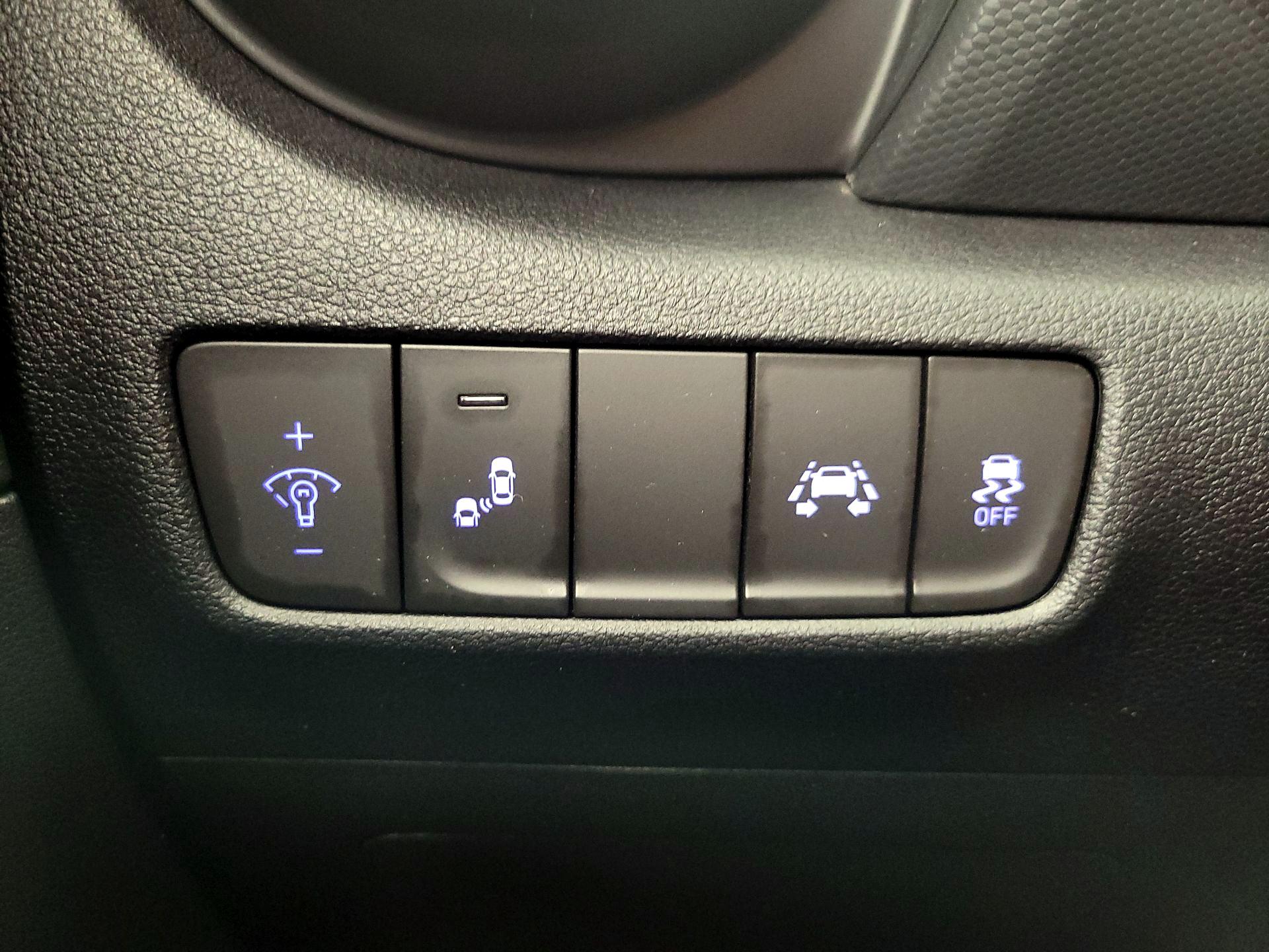 Thumbnail: 2019 Hyundai Kona - 13