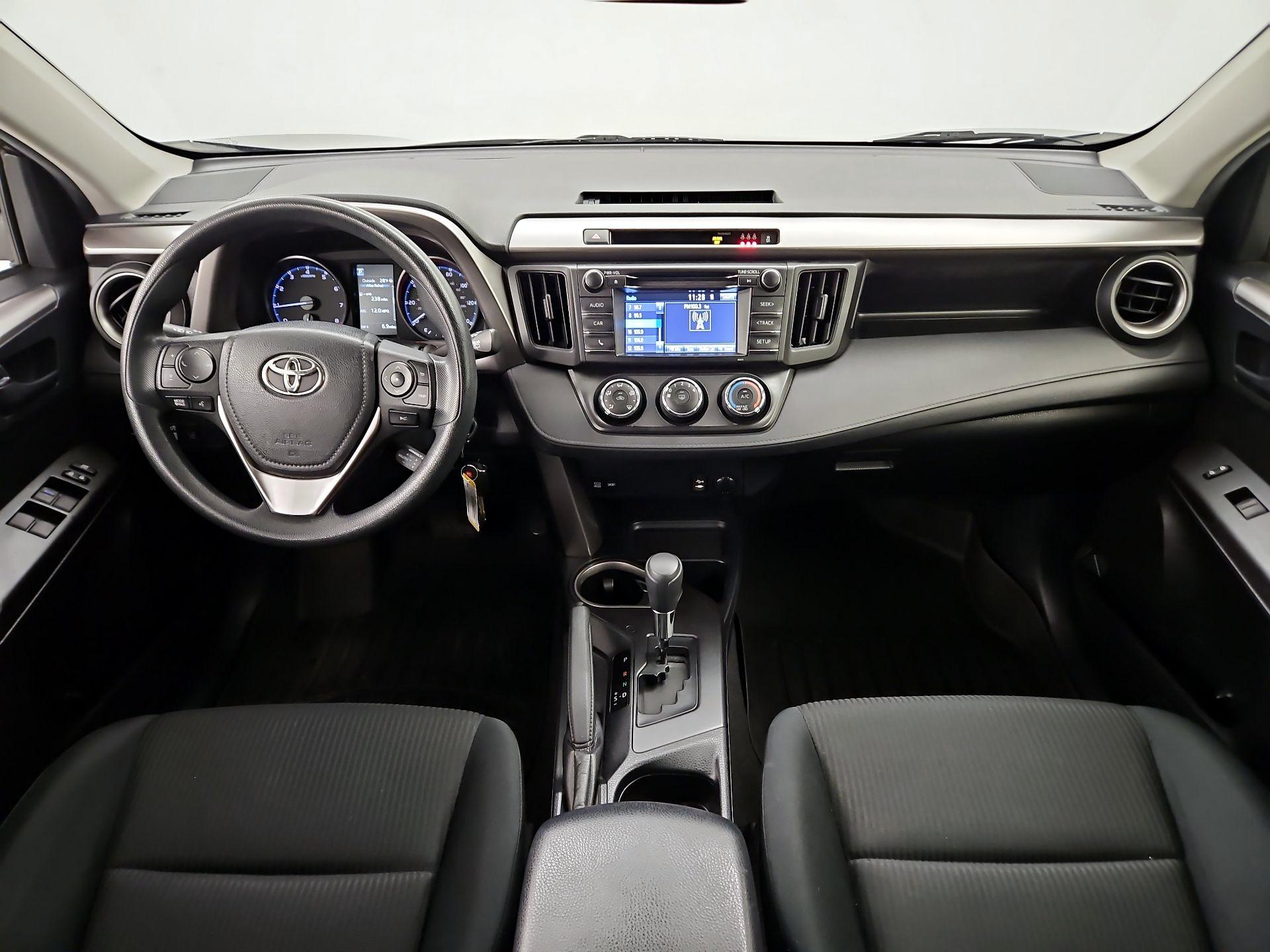 Thumbnail: 2018 Toyota RAV4 - 9