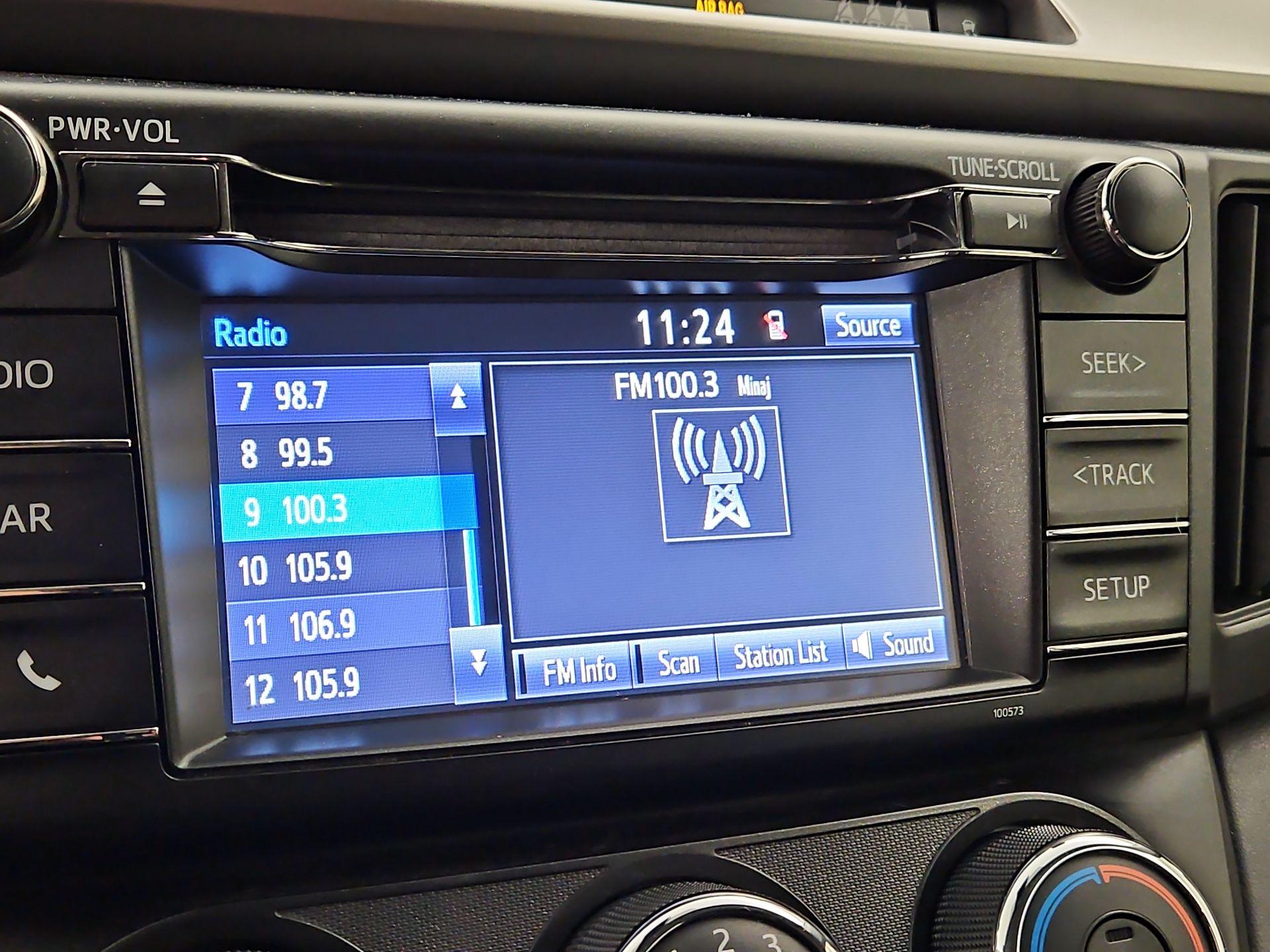 Thumbnail: 2018 Toyota RAV4 - 15