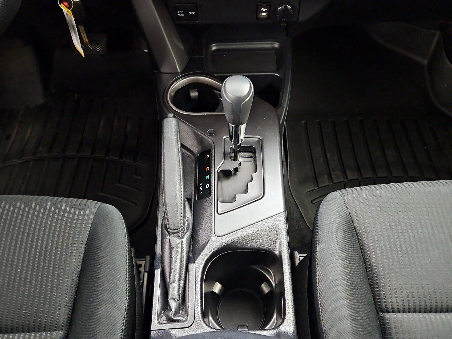 Thumbnail: 2018 Toyota RAV4 - 17