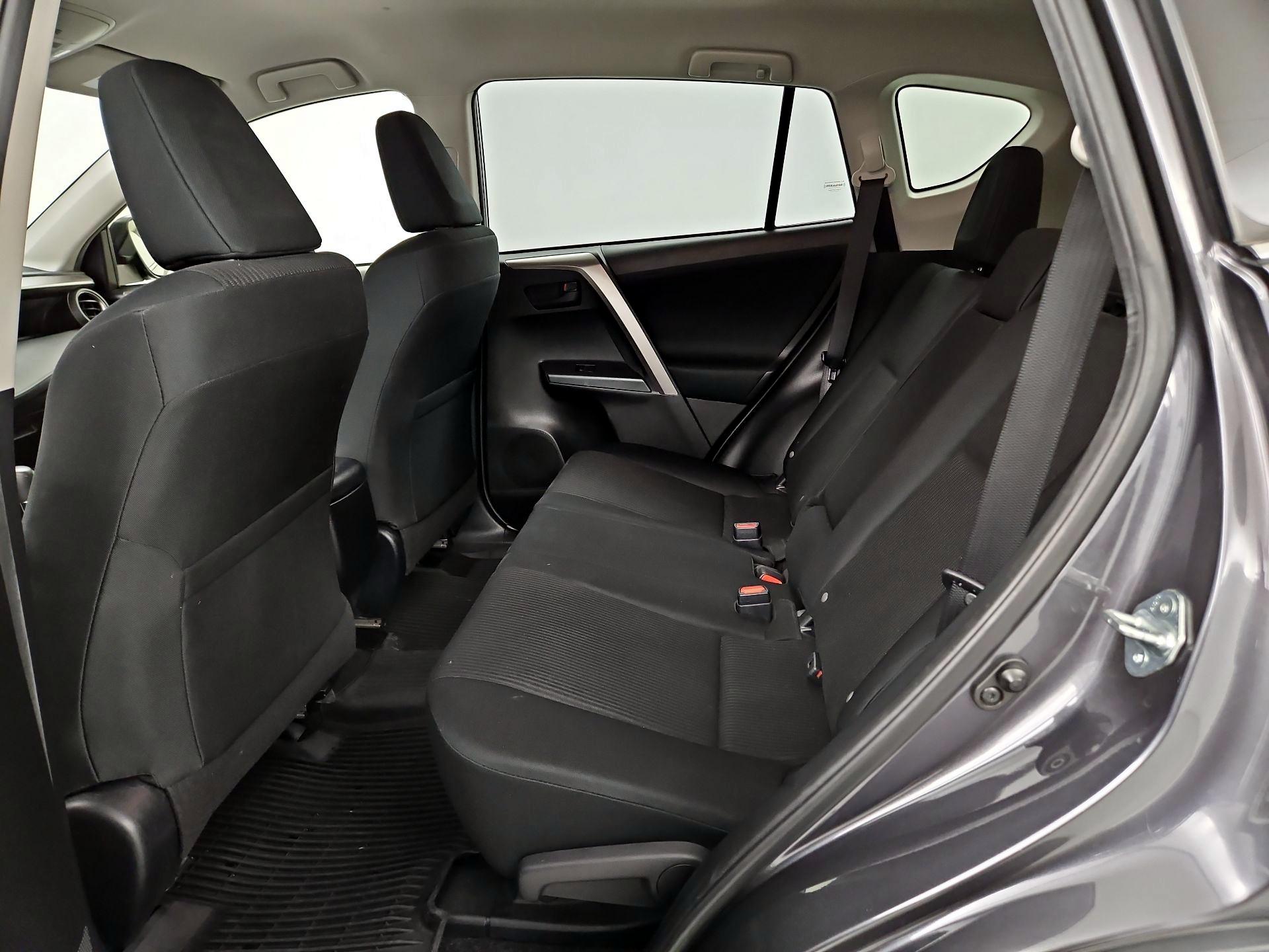 Thumbnail: 2018 Toyota RAV4 - 19