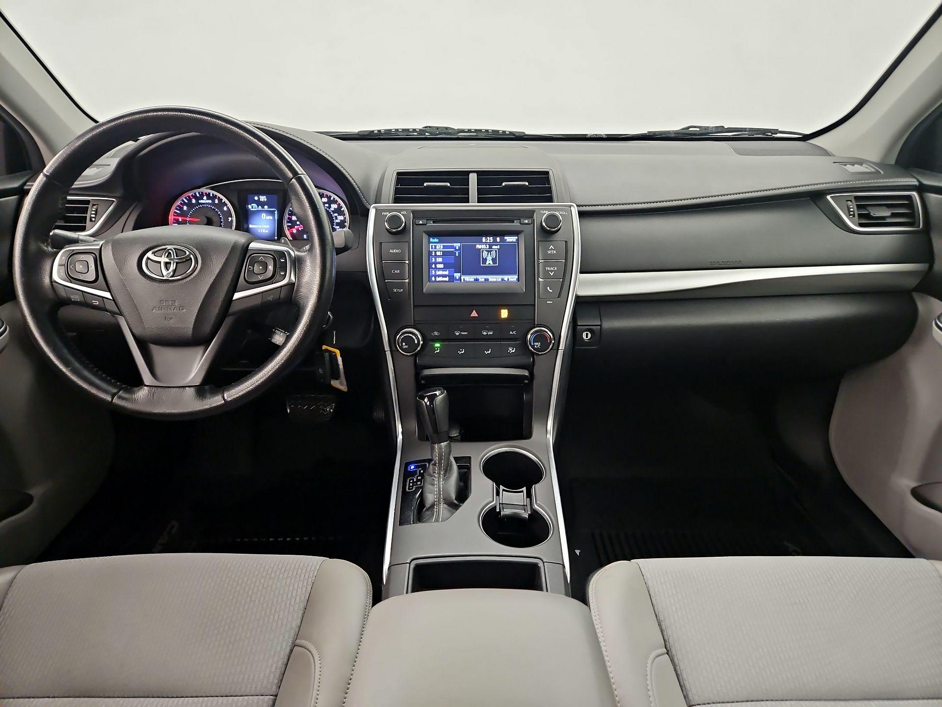 Thumbnail: 2016 Toyota Camry - 9