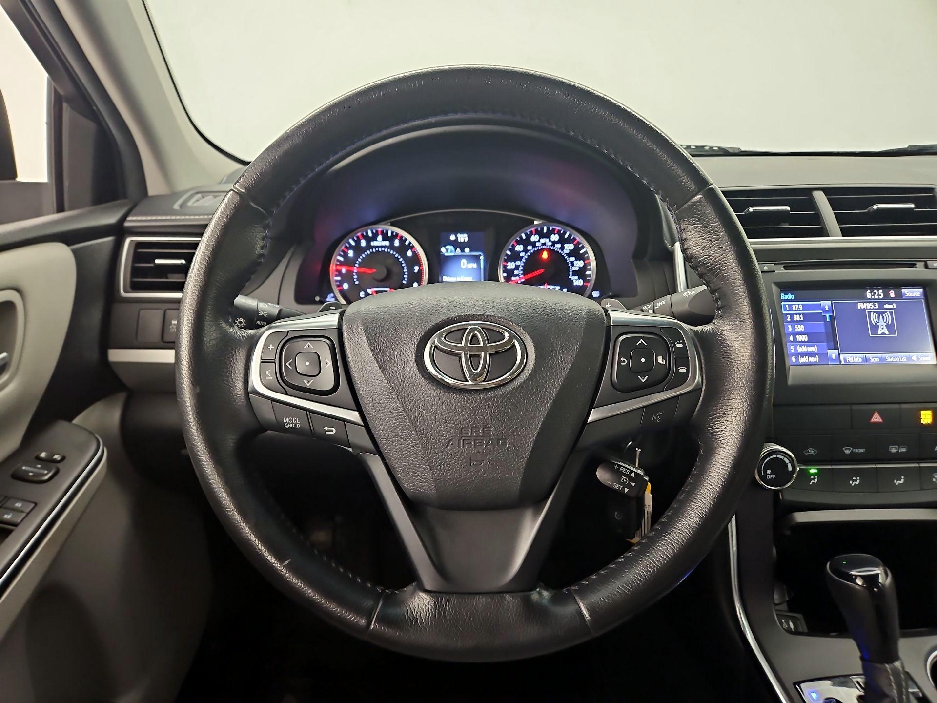 Thumbnail: 2016 Toyota Camry - 10