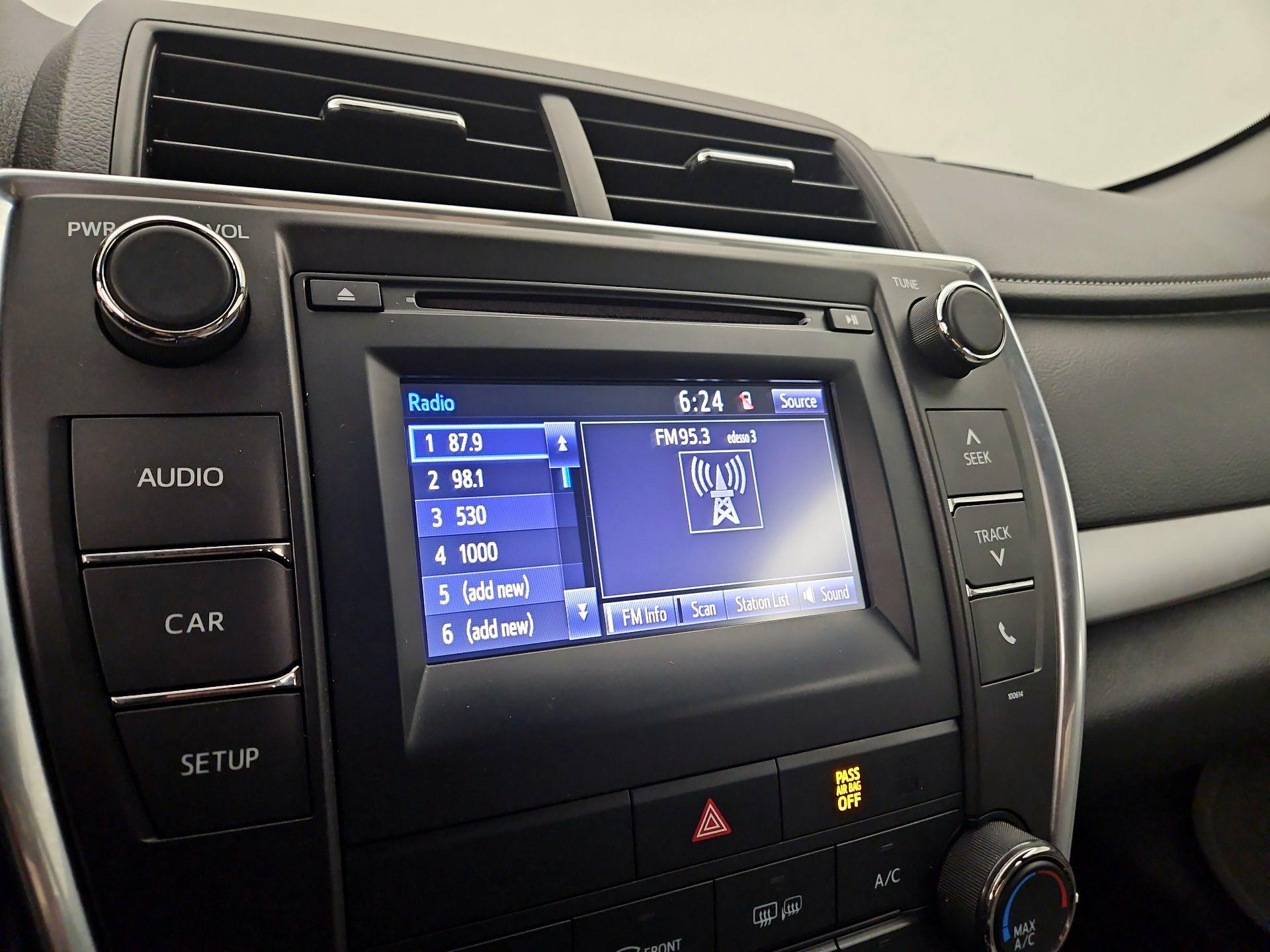 Thumbnail: 2016 Toyota Camry - 15