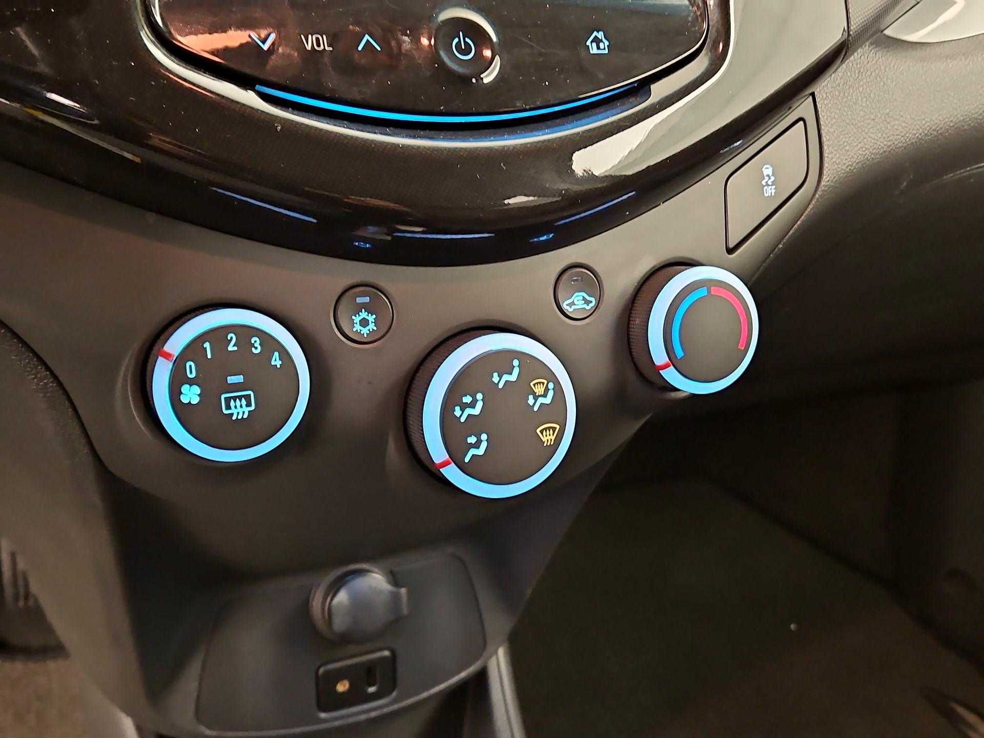 Thumbnail: 2015 Chevrolet Spark - 14