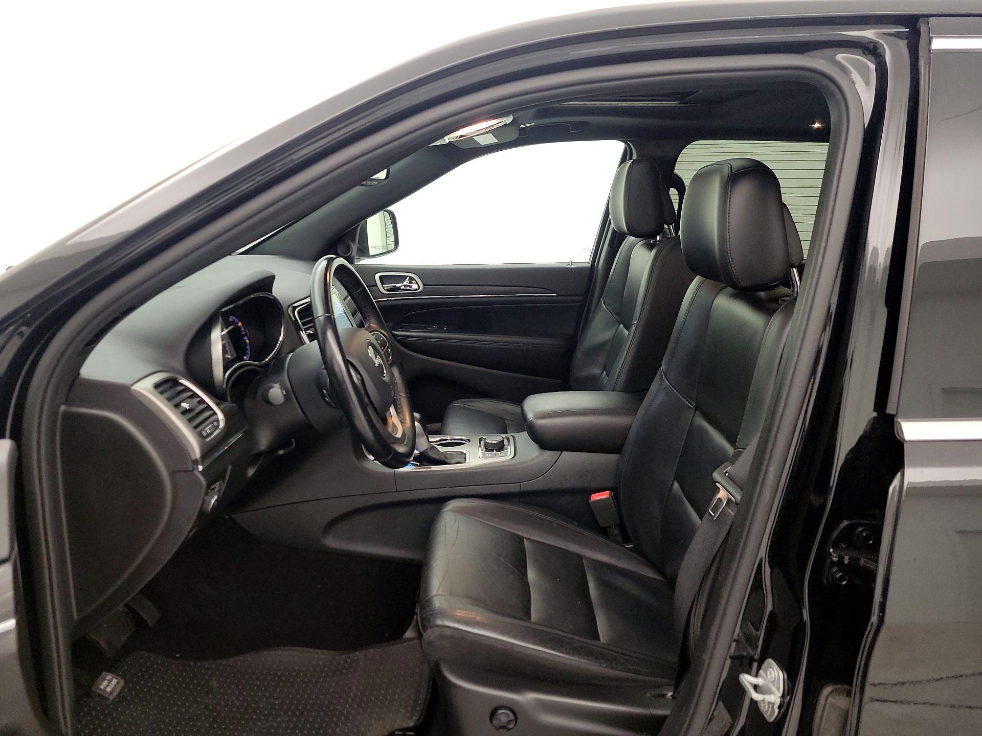 Thumbnail: 2020 Jeep Grand Cherokee - 11