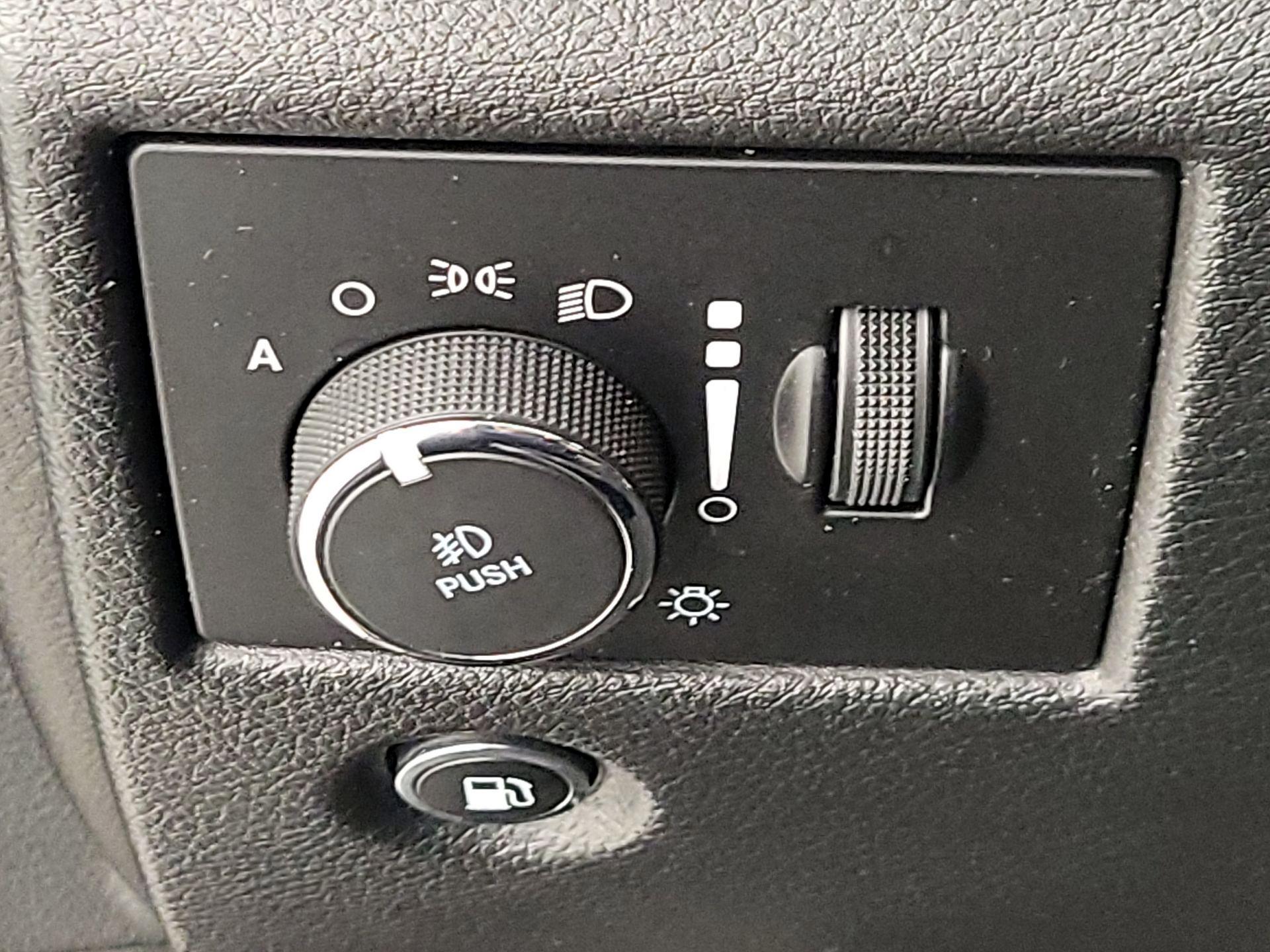 Thumbnail: 2020 Jeep Grand Cherokee - 13