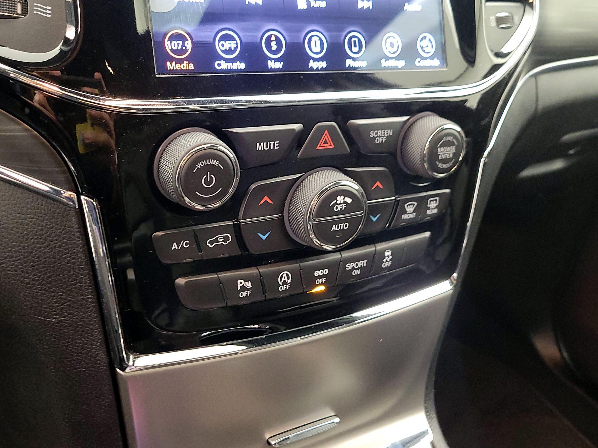 Thumbnail: 2020 Jeep Grand Cherokee - 17