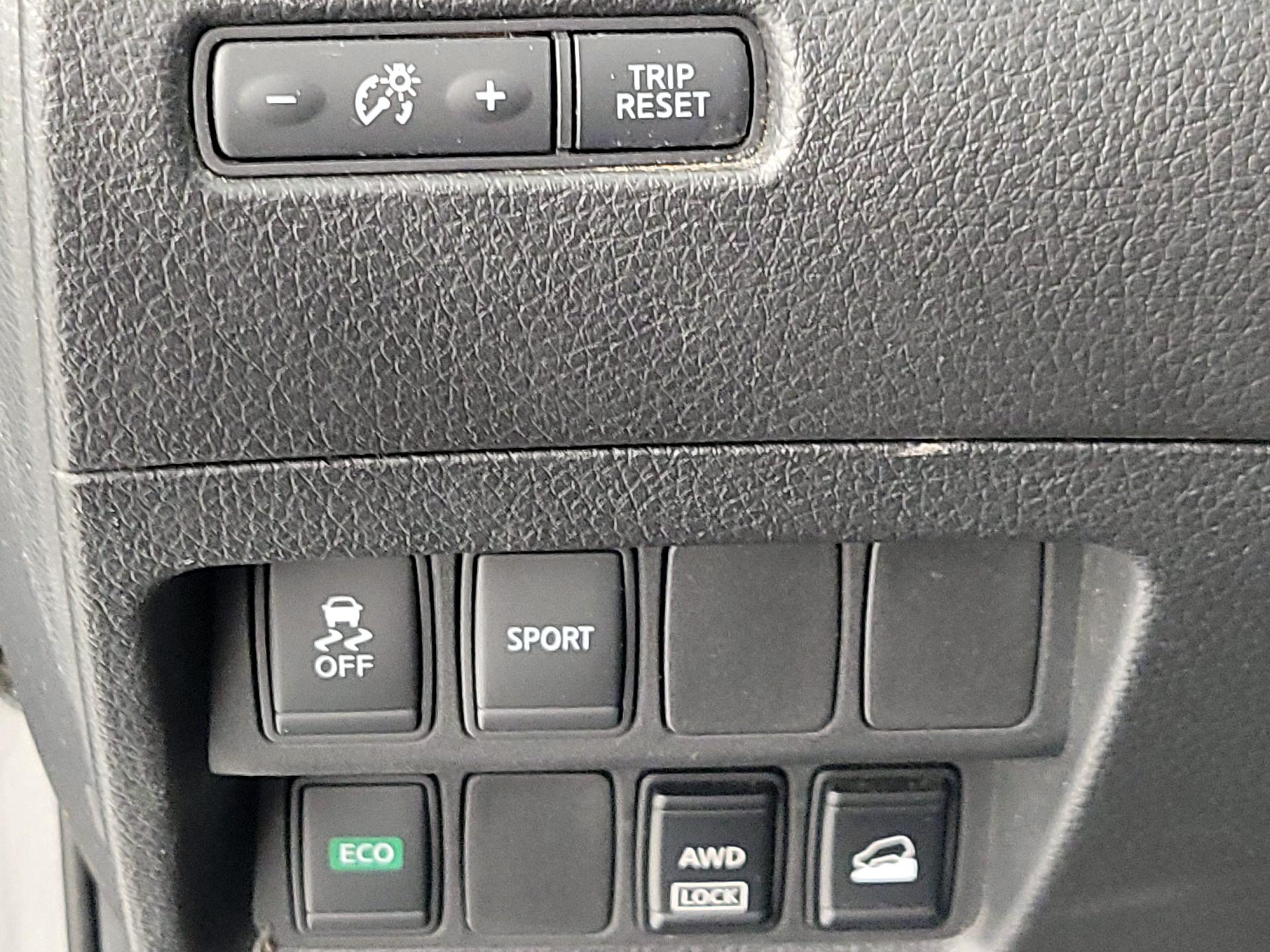 Thumbnail: 2015 Nissan Rogue - 13