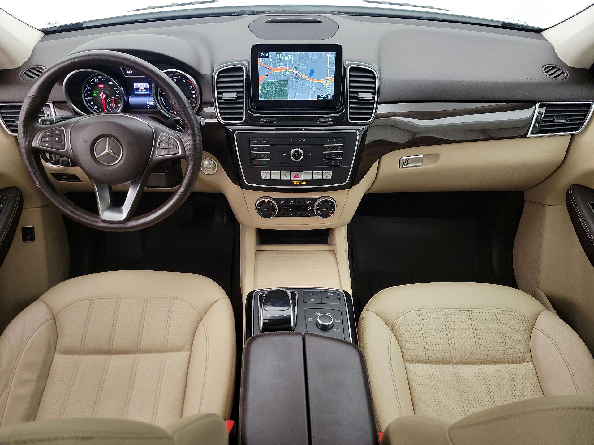 Thumbnail: 2017 Mercedes-Benz GLE - 9