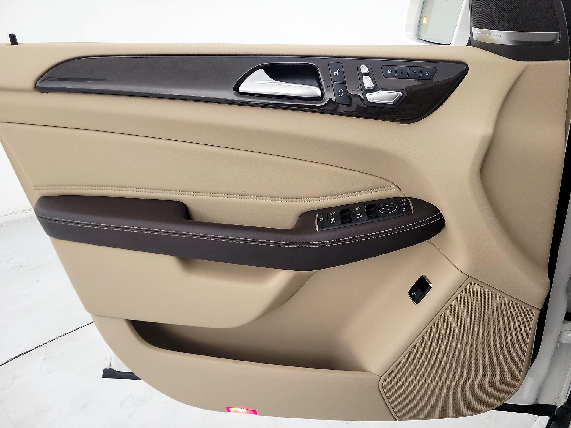 Thumbnail: 2017 Mercedes-Benz GLE - 12