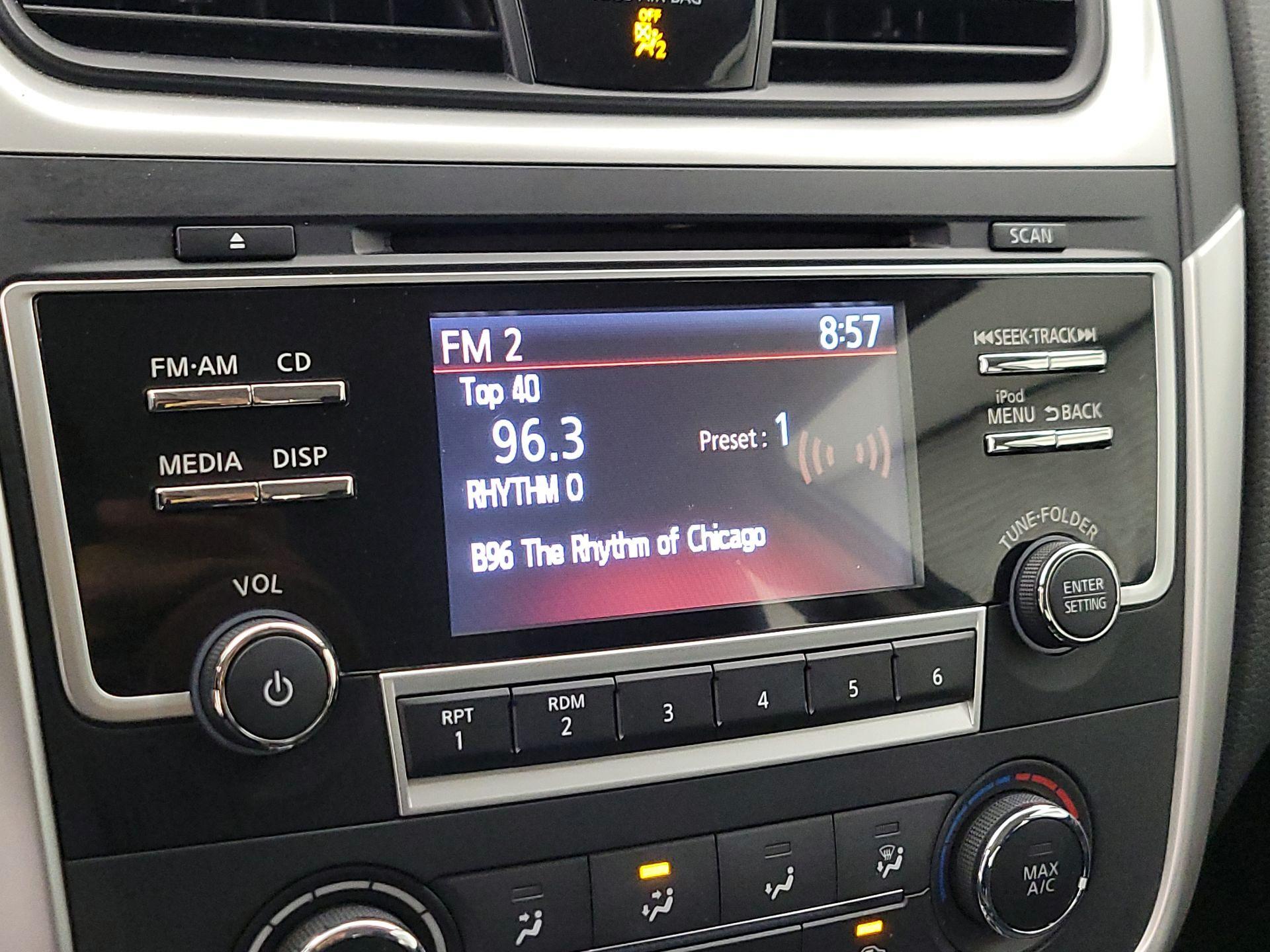 Thumbnail: 2017 Nissan Altima - 15