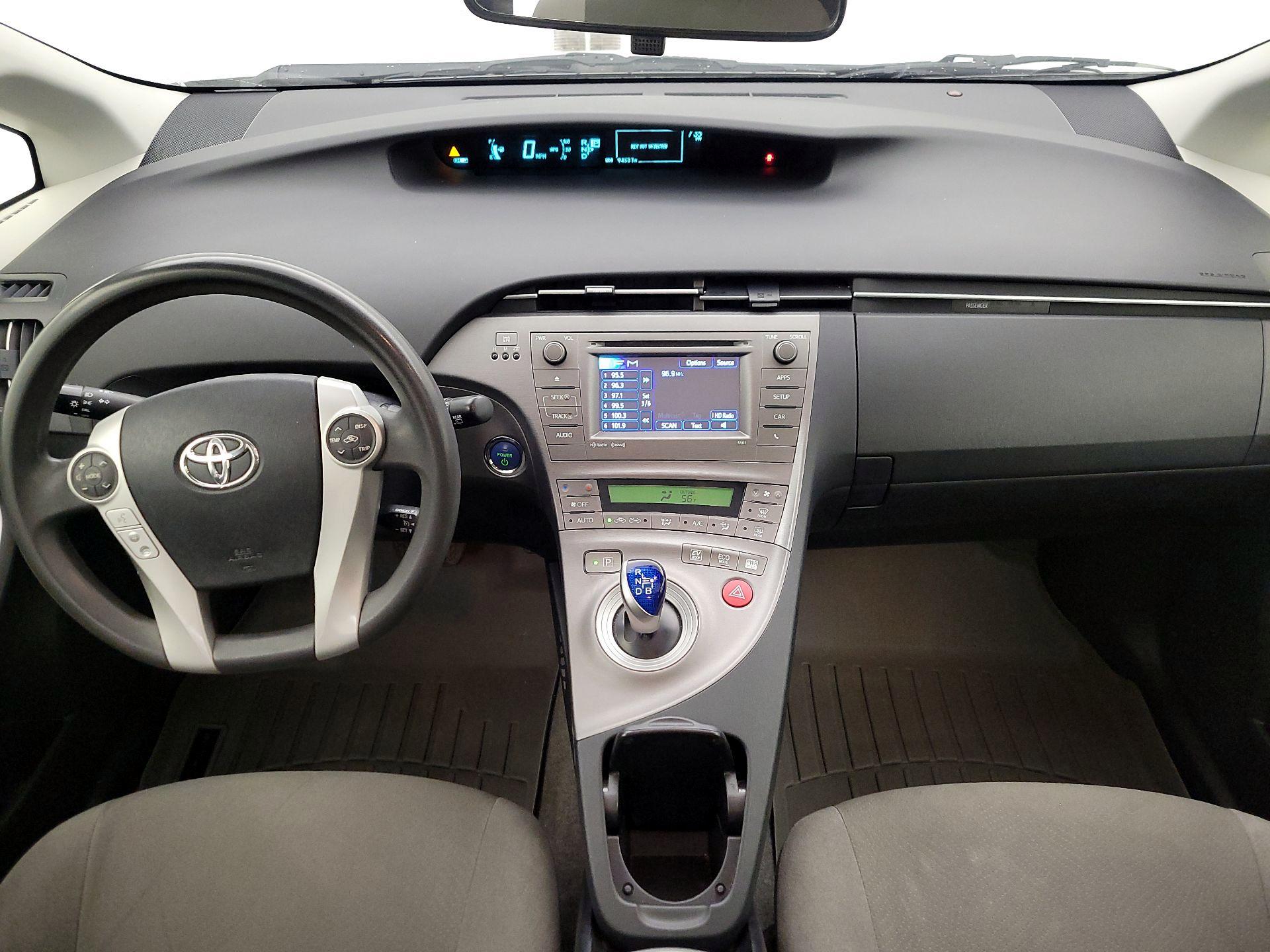 Thumbnail: 2014 Toyota Prius - 9