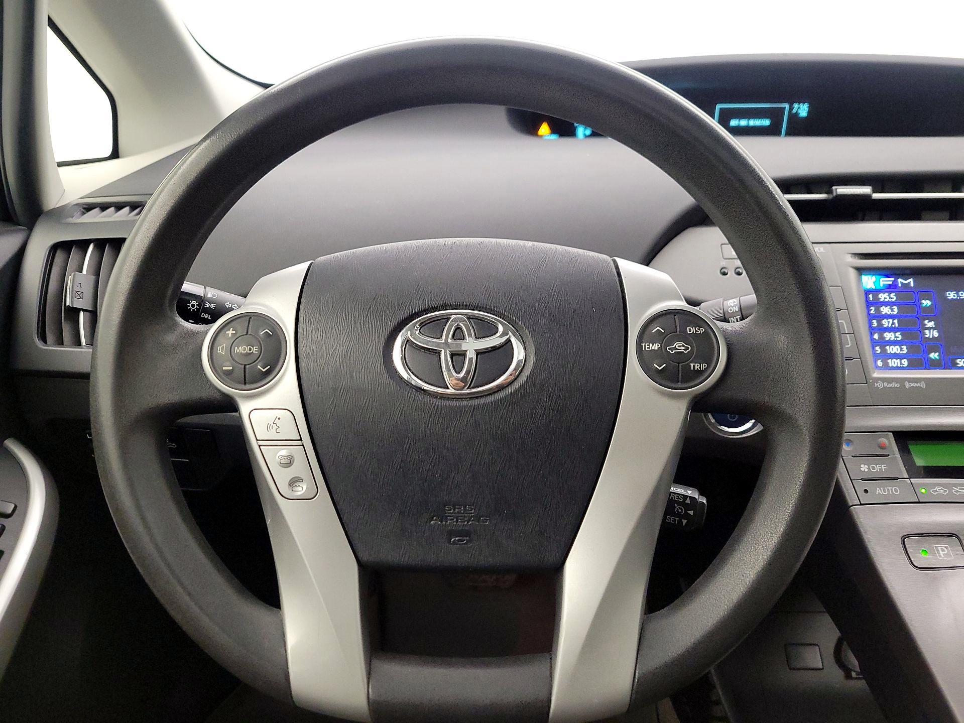 Thumbnail: 2014 Toyota Prius - 10
