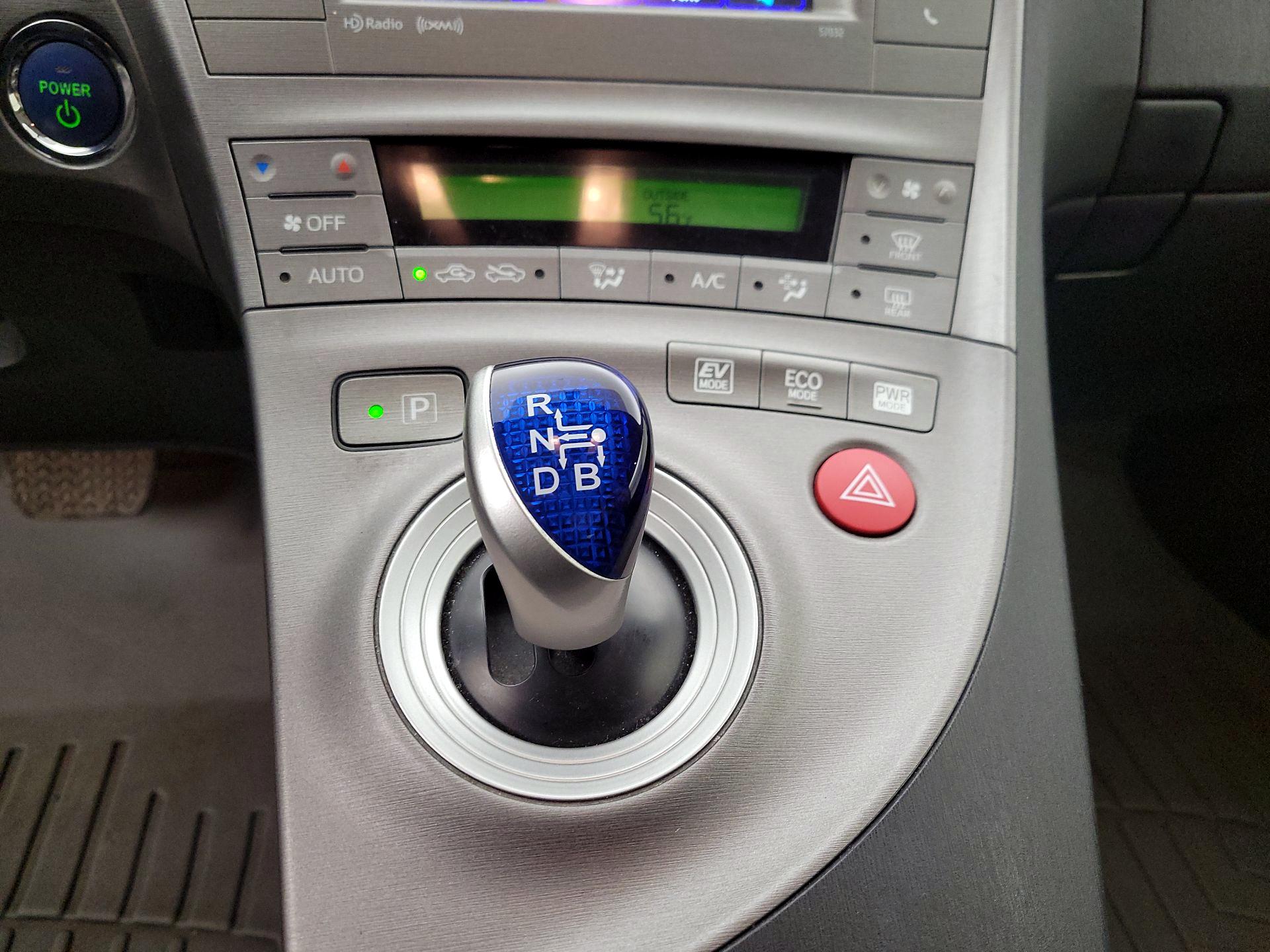 Thumbnail: 2014 Toyota Prius - 17