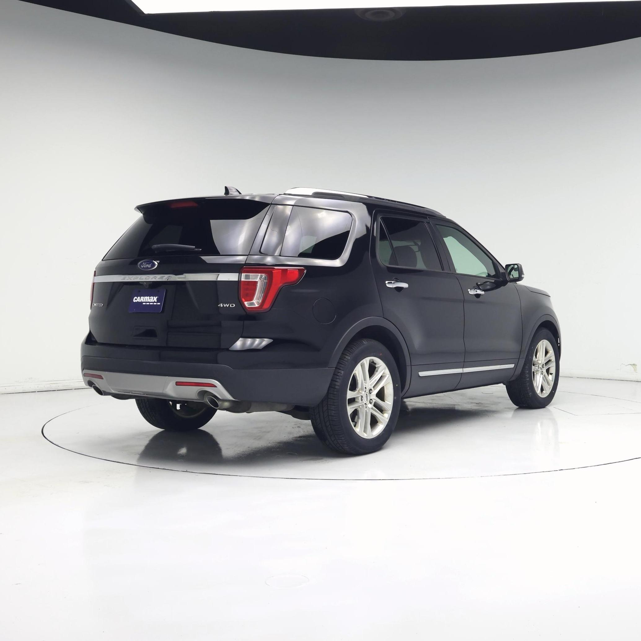 Thumbnail: 2017 Ford Explorer - 8