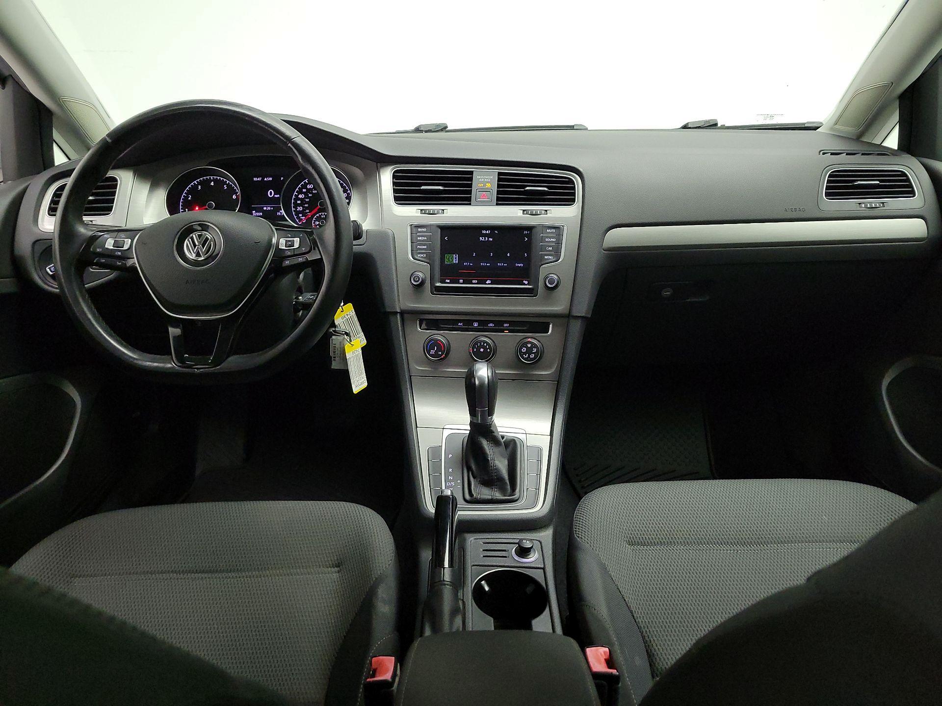 Thumbnail: 2016 Volkswagen Golf - 9