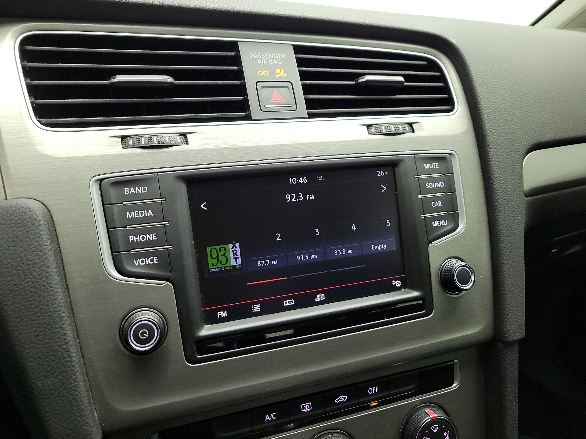 Thumbnail: 2016 Volkswagen Golf - 14